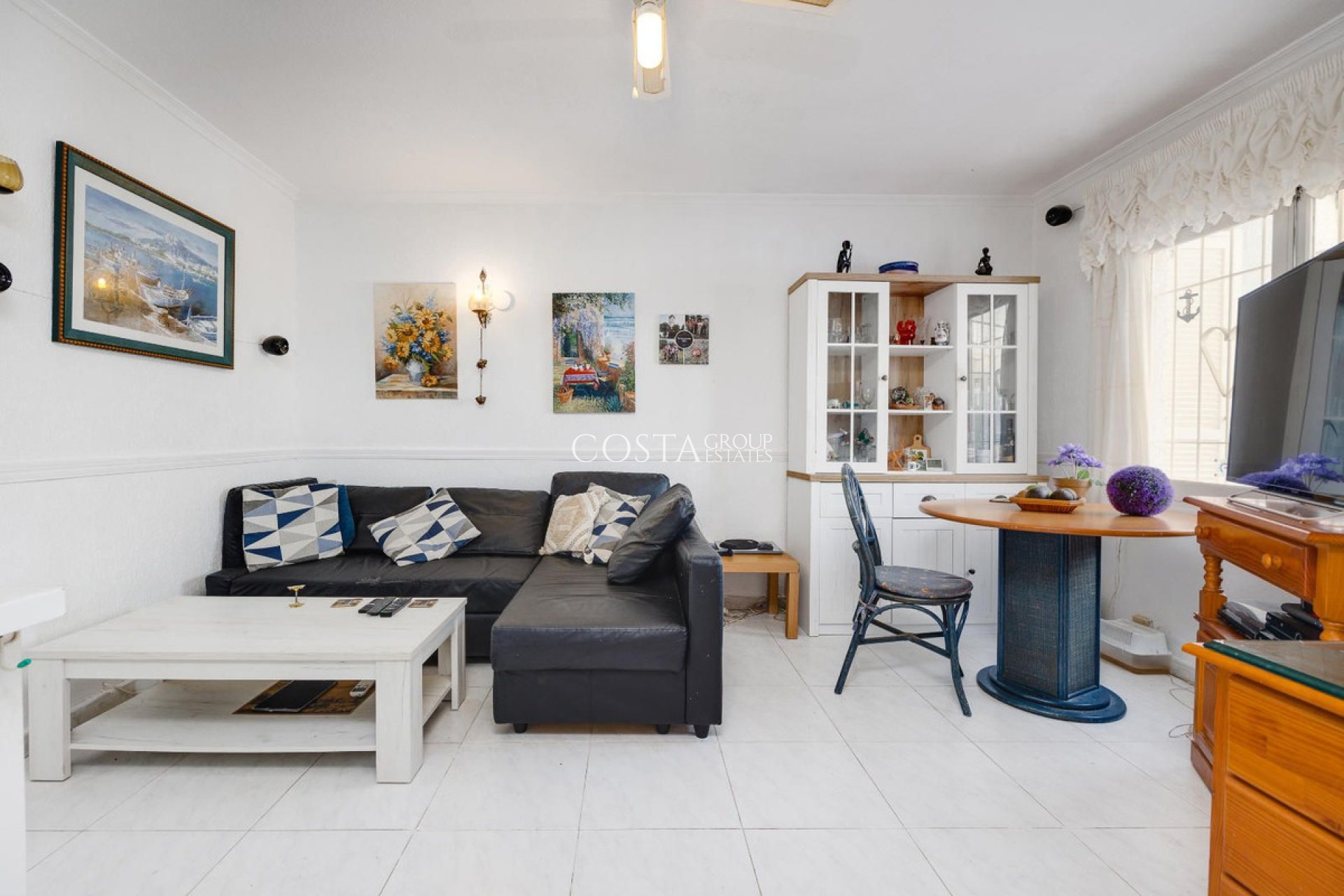 Resale - House -
Torrevieja