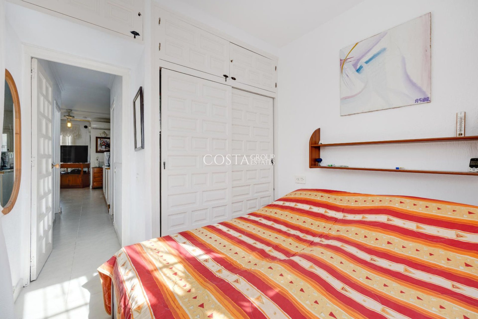 Resale - House -
Torrevieja