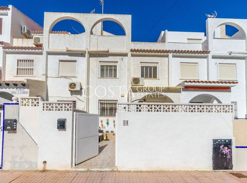 Resale - House -
Torrevieja