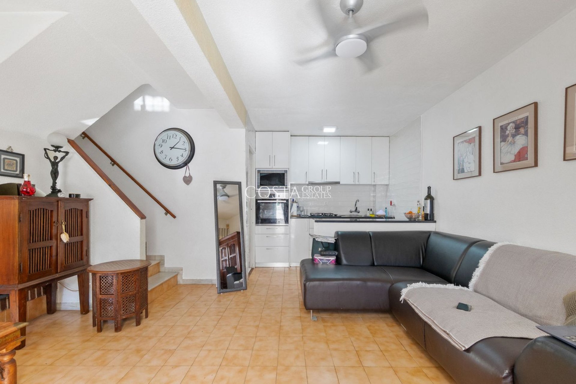 Resale - House -
Torrevieja