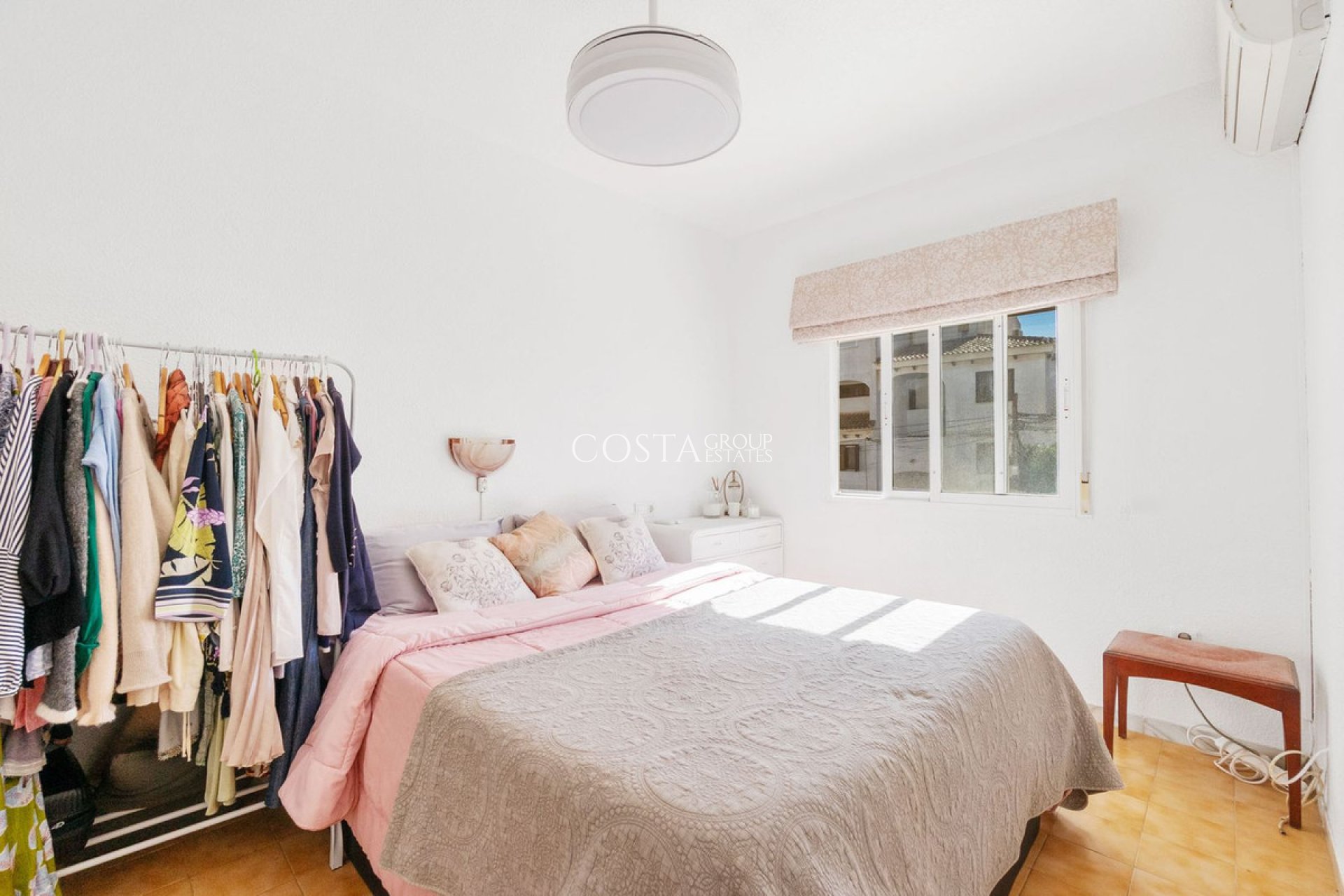 Resale - House -
Torrevieja