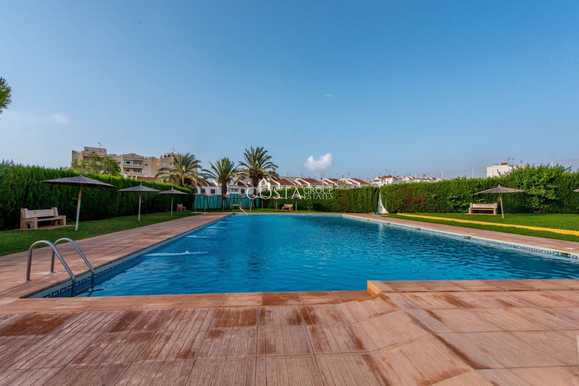 Resale - House -
Torrevieja