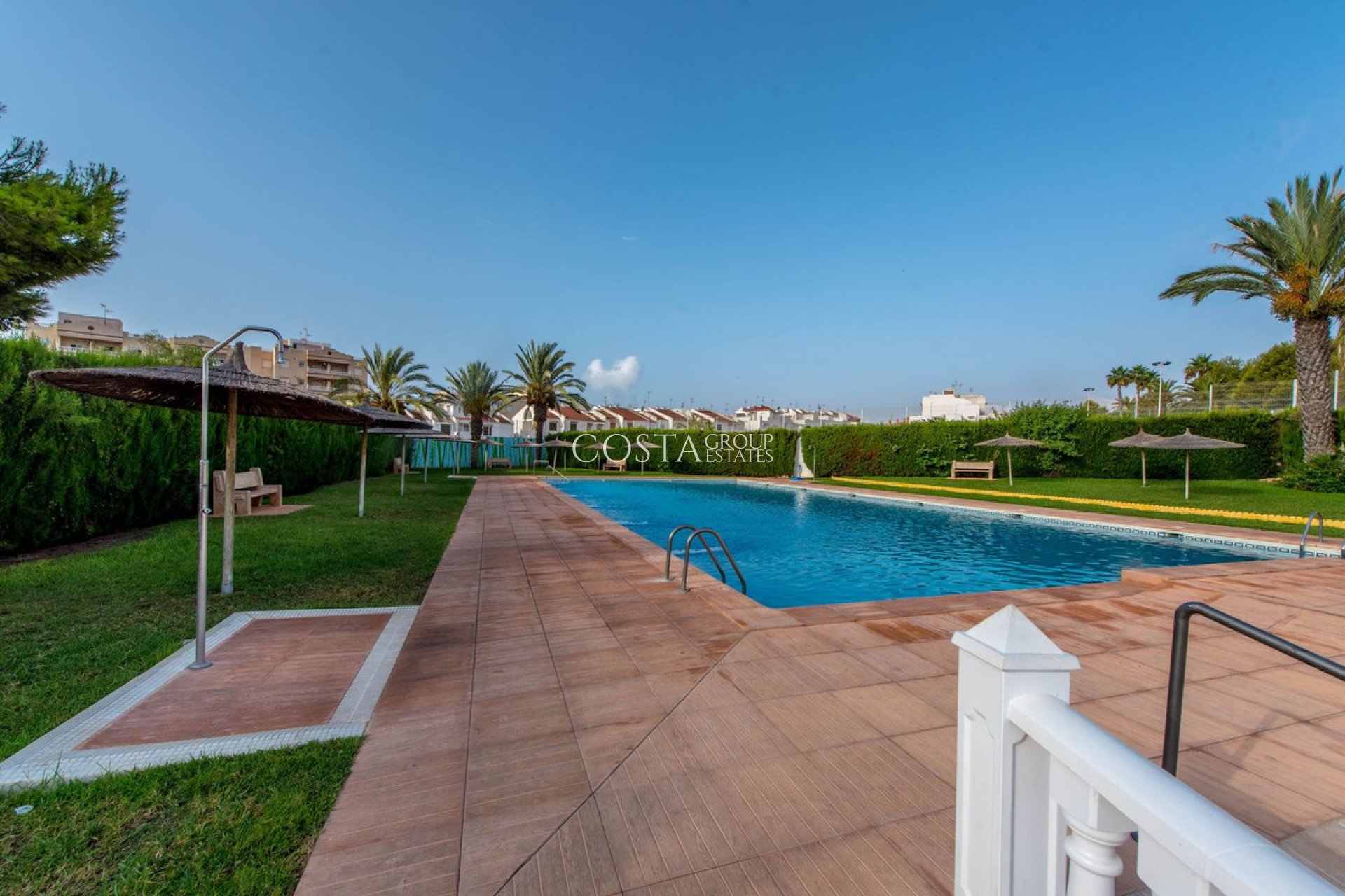 Resale - House -
Torrevieja