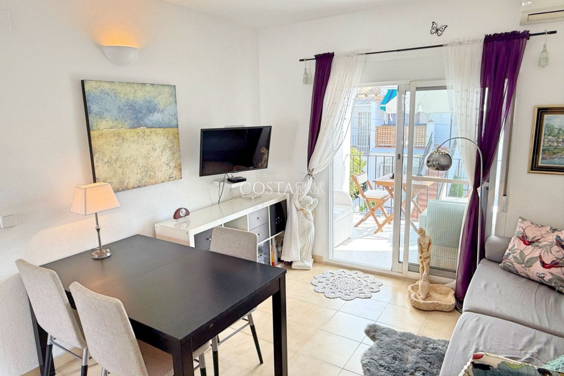 Resale - House -
Torrevieja