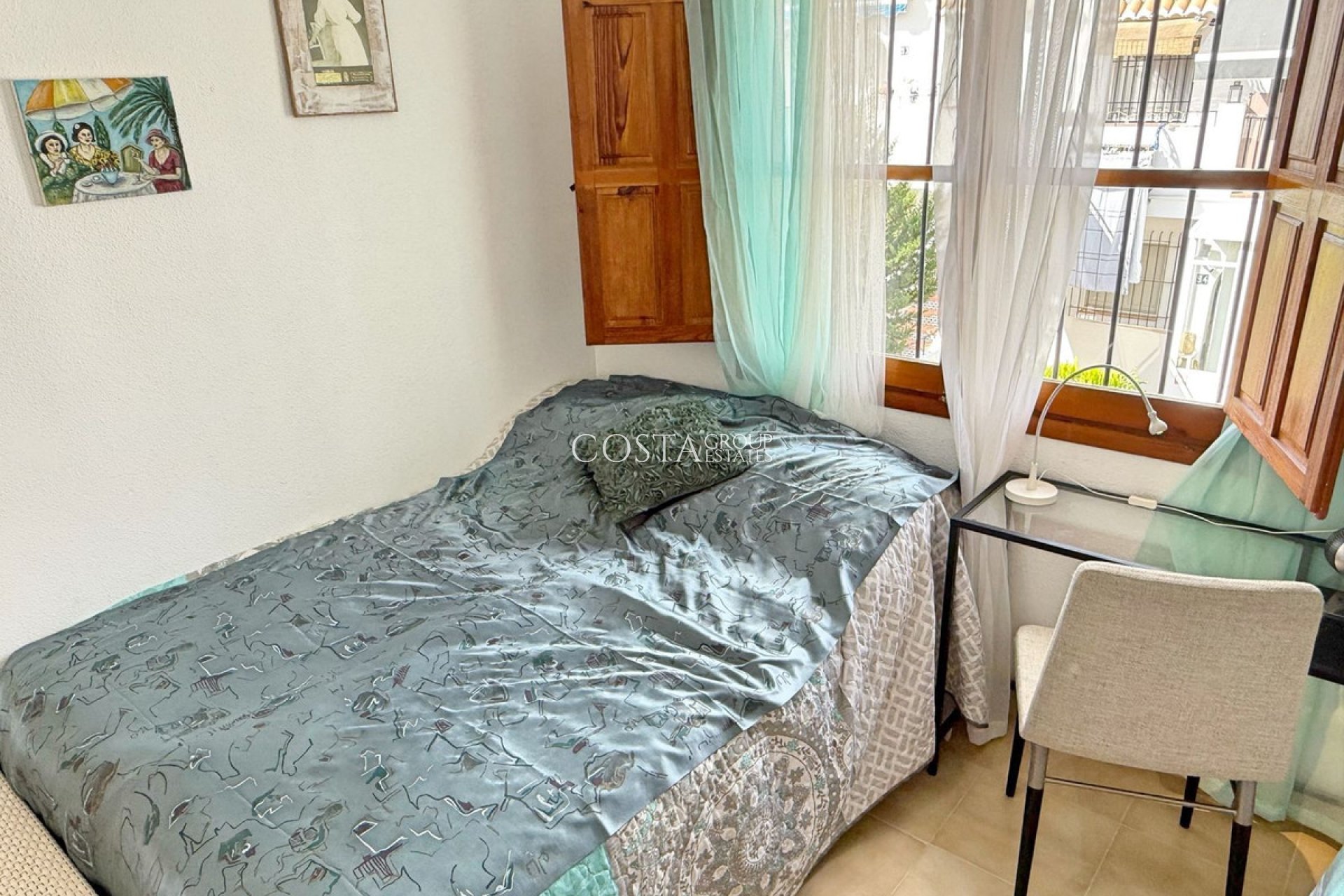 Resale - House -
Torrevieja