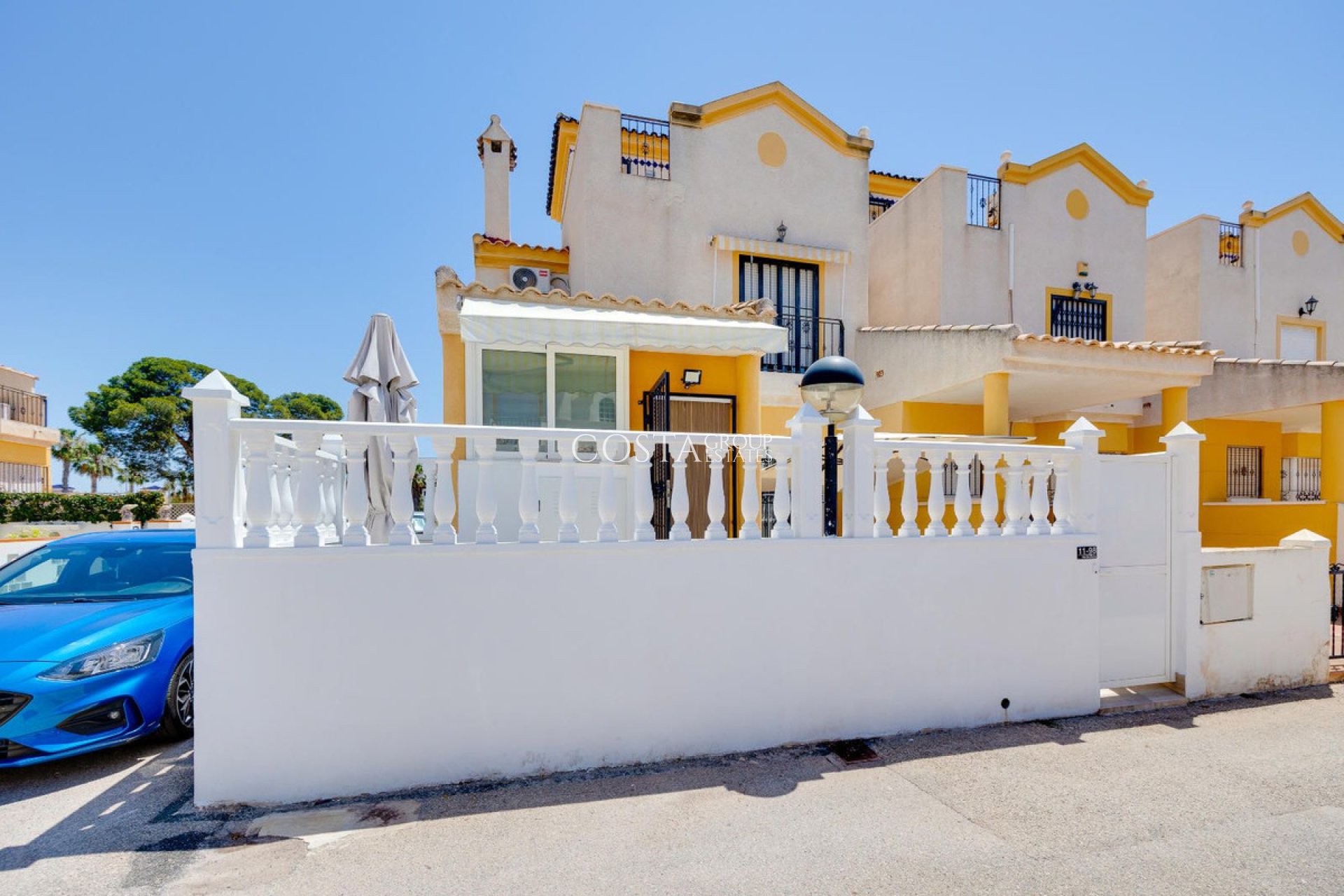 Resale - House -
Urbanización El Raso