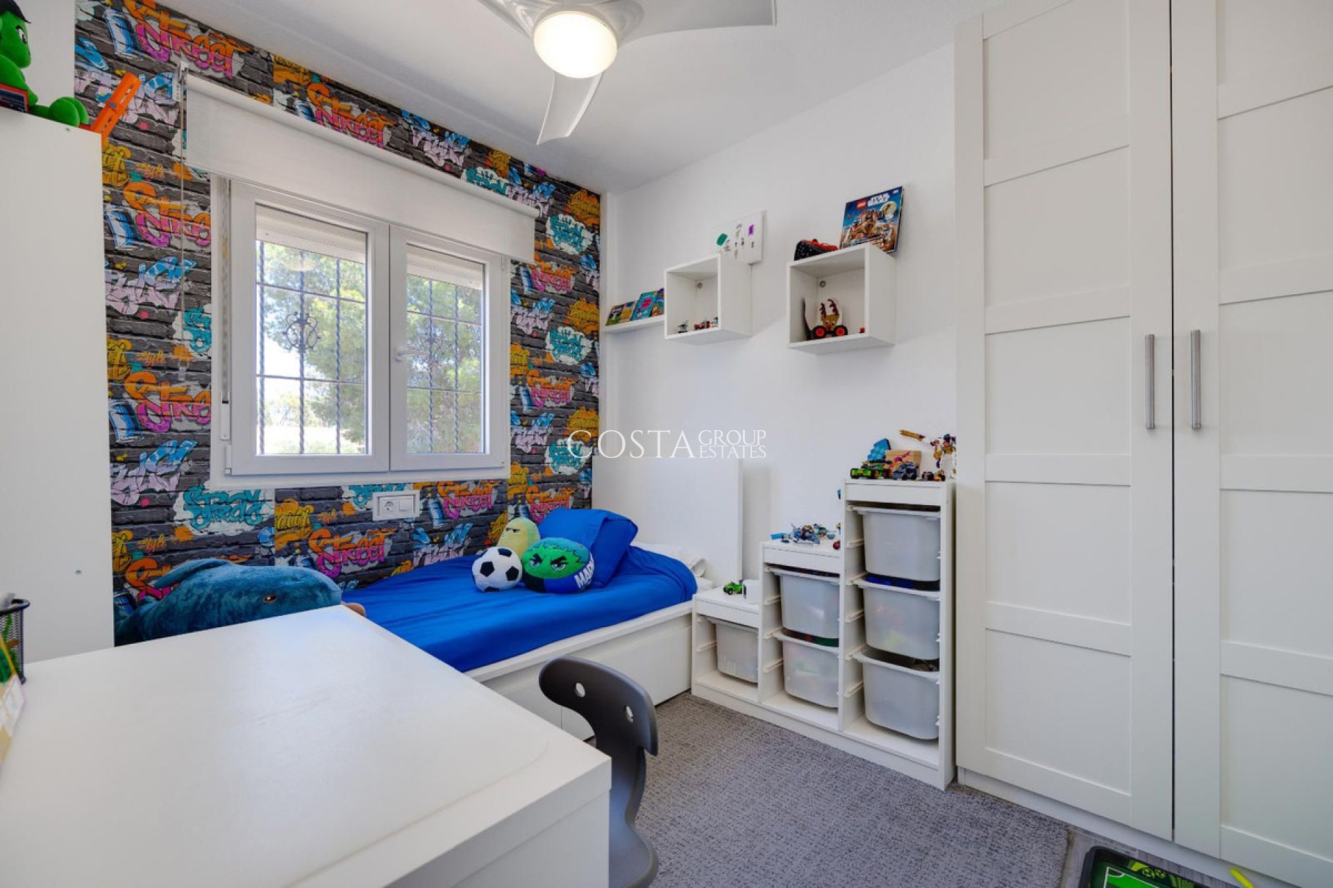 Resale - House -
Urbanización El Raso
