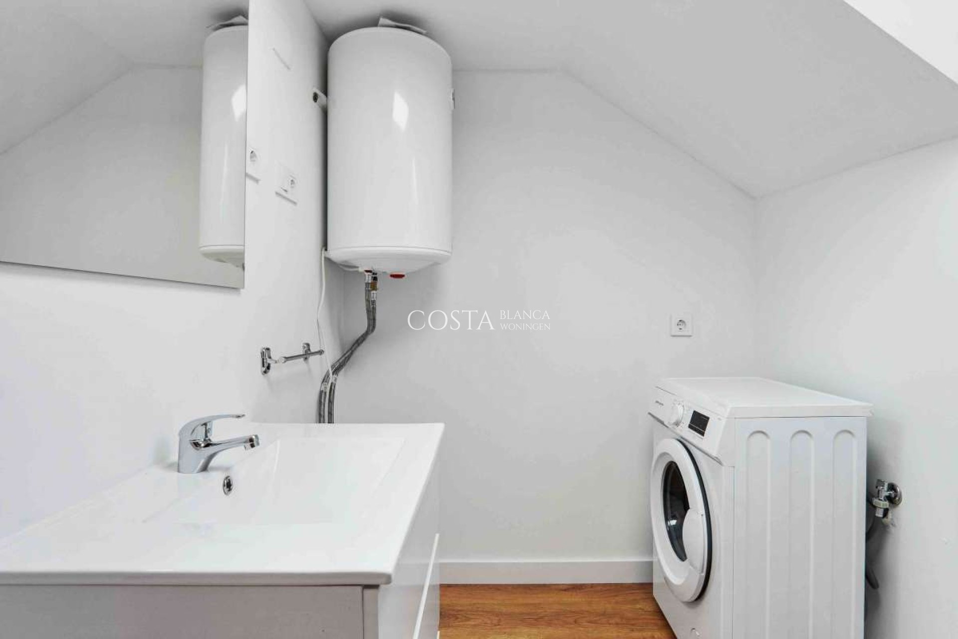 Resale - House -
Villamartín