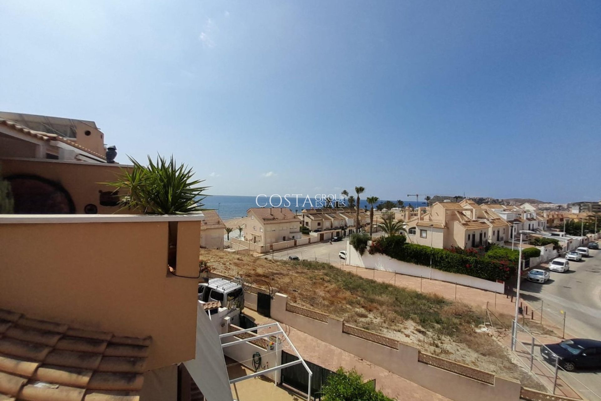Resale - Villa -
Alamillo