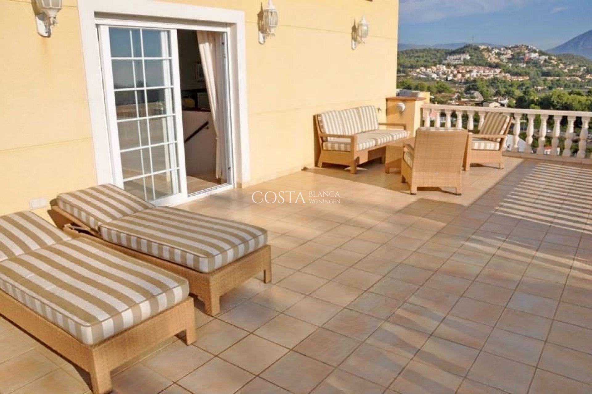 Resale - Villa -
Alfas del Pí