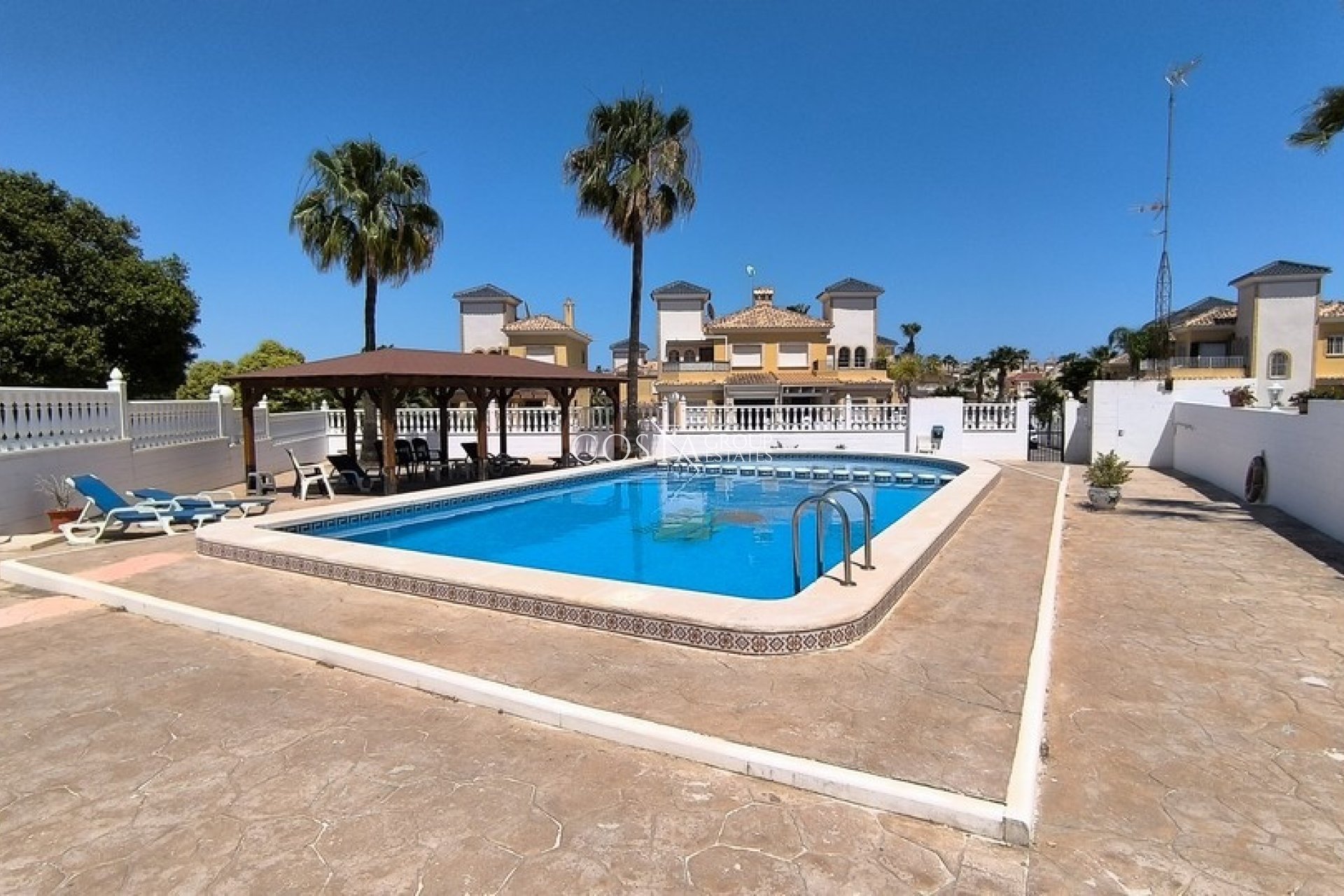 Resale - Villa -
Algorfa - Algorfa Centro