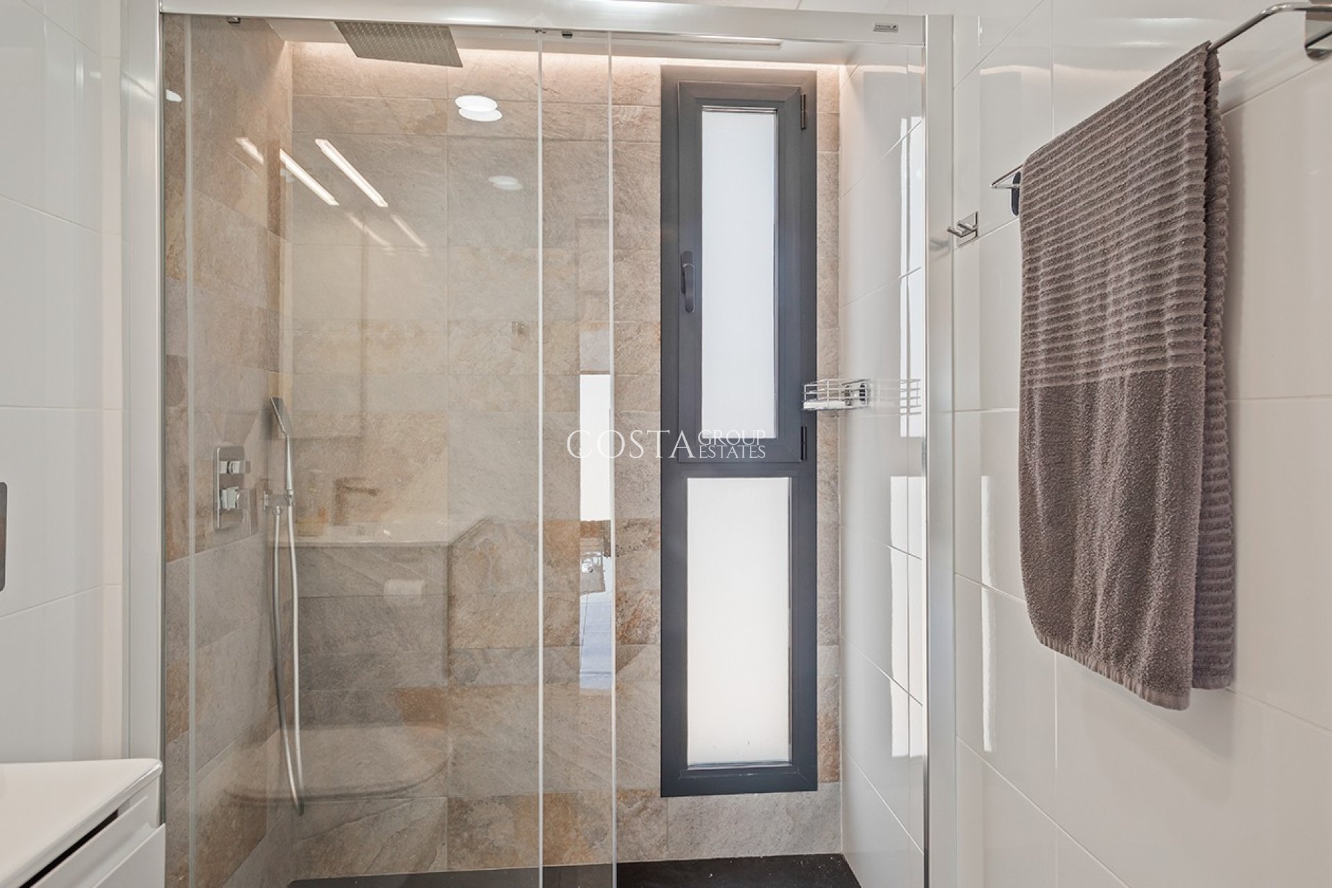 Resale - Villa -
Algorfa - La finca Golf