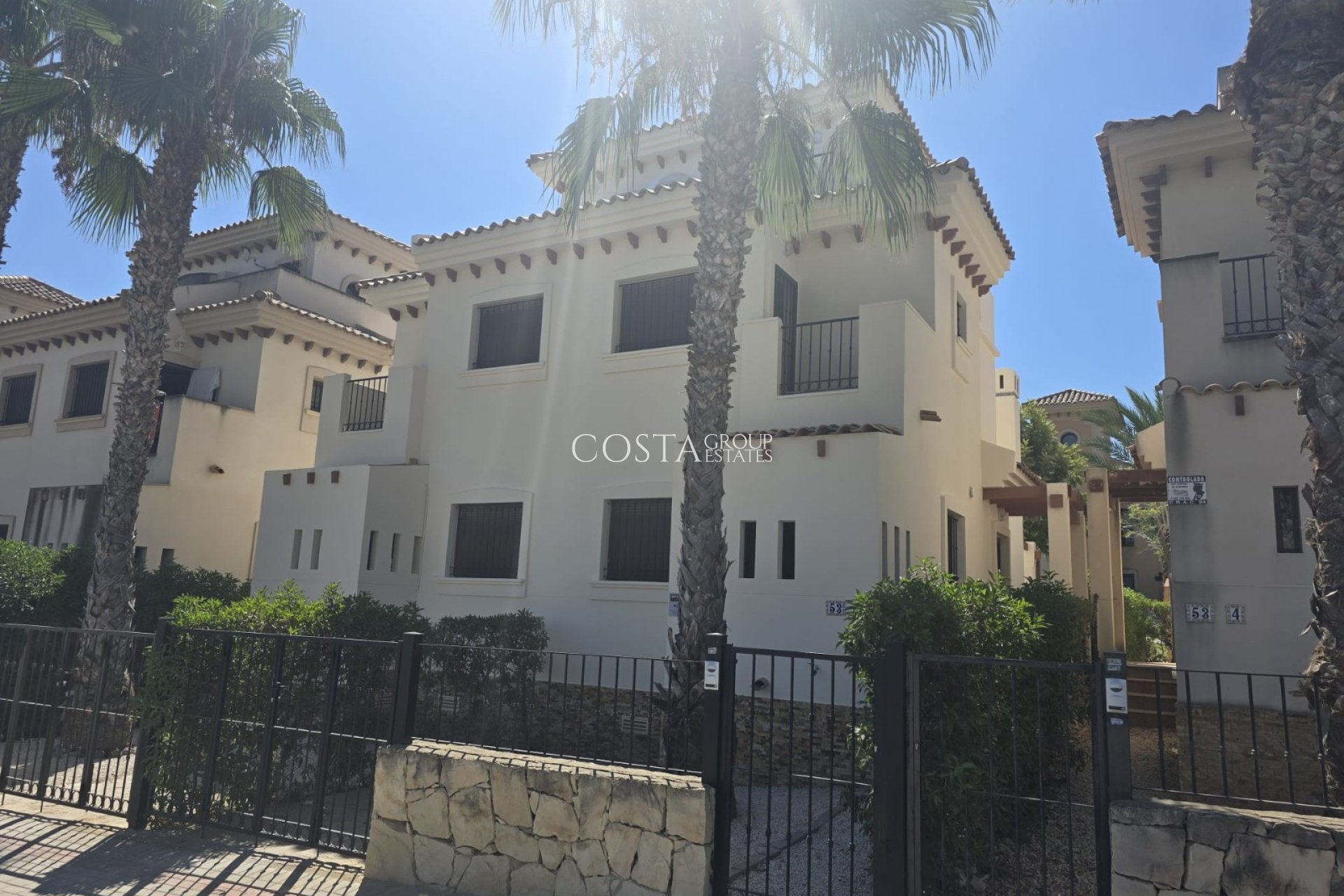 Resale - Villa -
Algorfa - La finca Golf