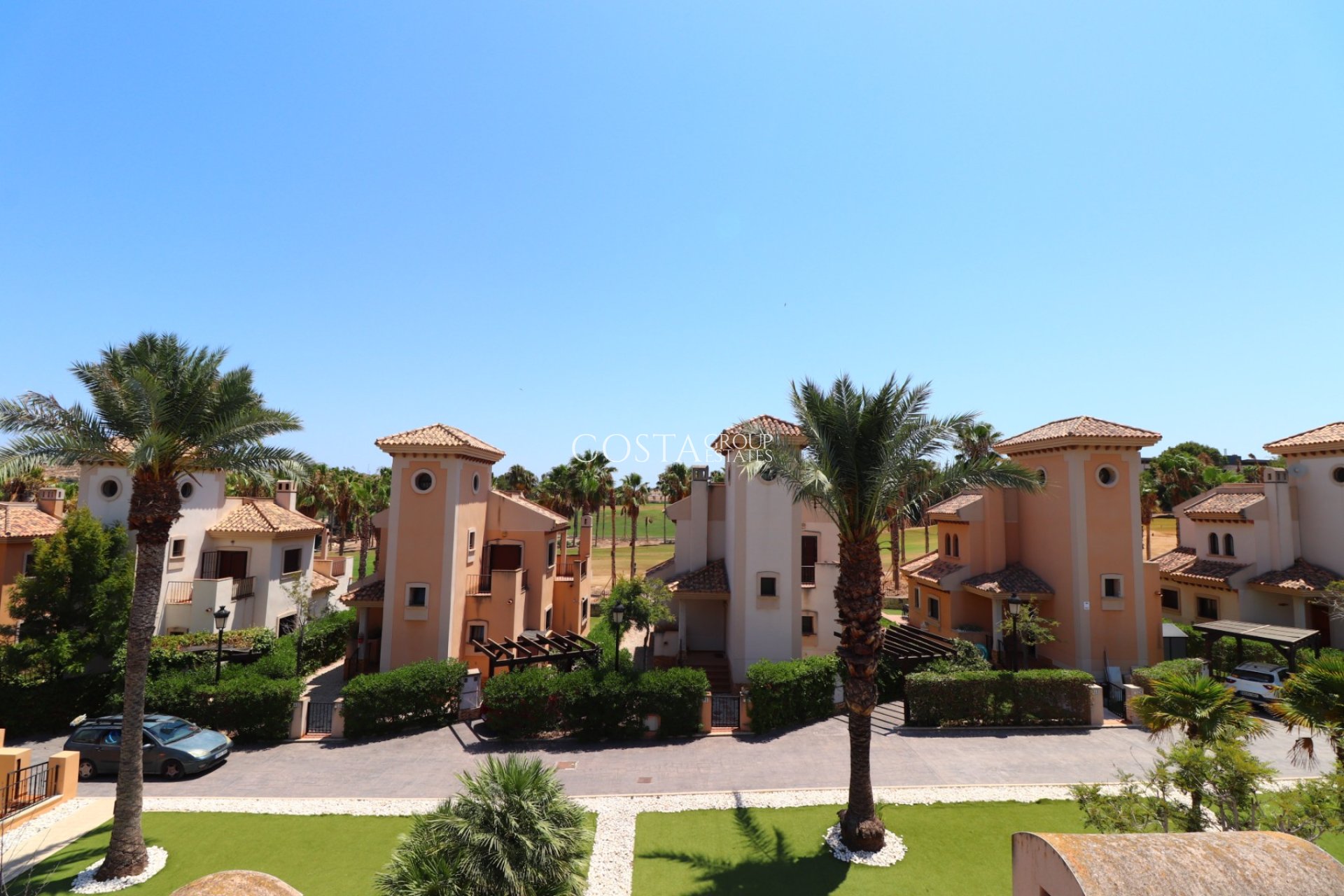 Resale - Villa -
Algorfa - La finca Golf