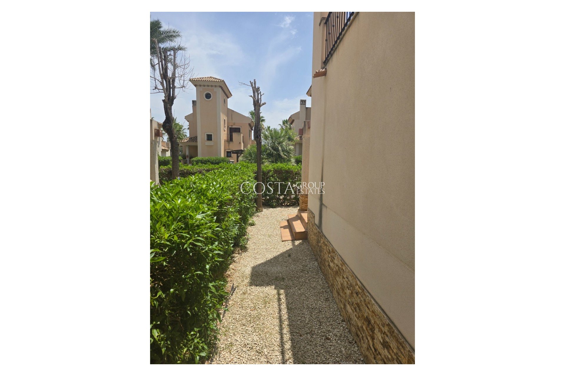 Resale - Villa -
Algorfa - La finca Golf