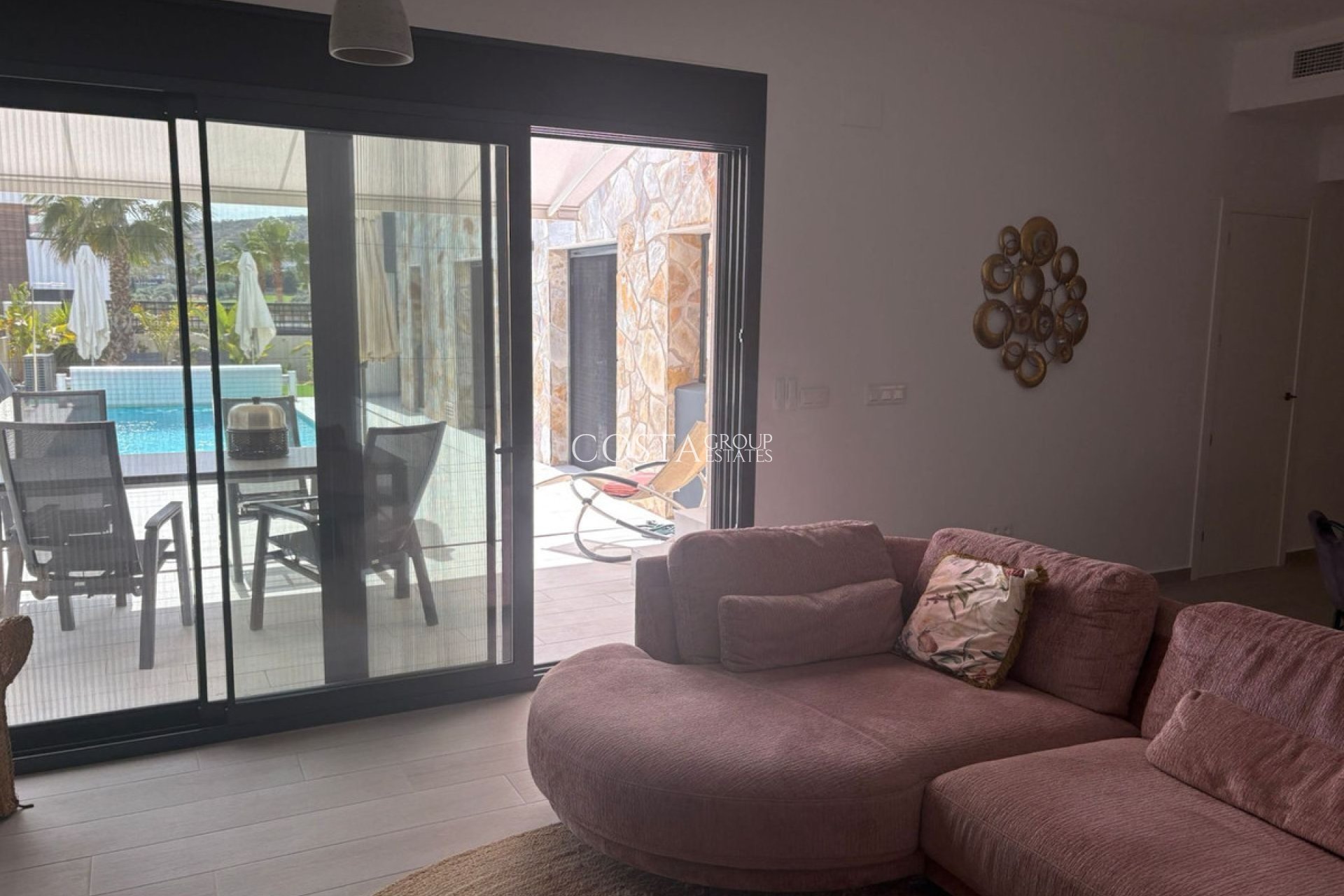 Resale - Villa -
Algorfa - La Finca Golf