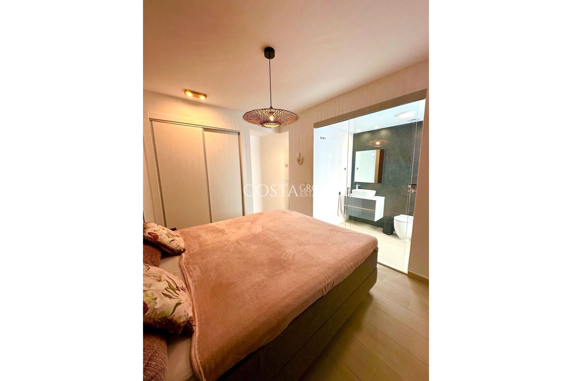 Resale - Villa -
Algorfa - La Finca Golf