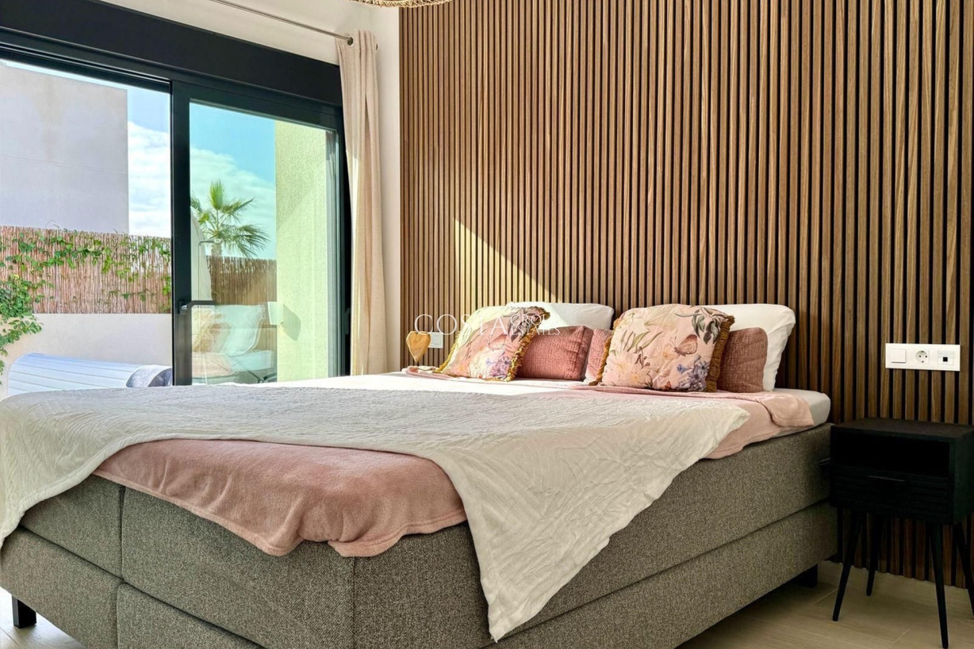 Resale - Villa -
Algorfa - La Finca Golf