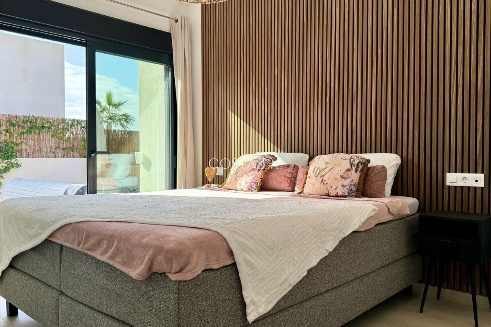 Resale - Villa -
Algorfa - La Finca Golf