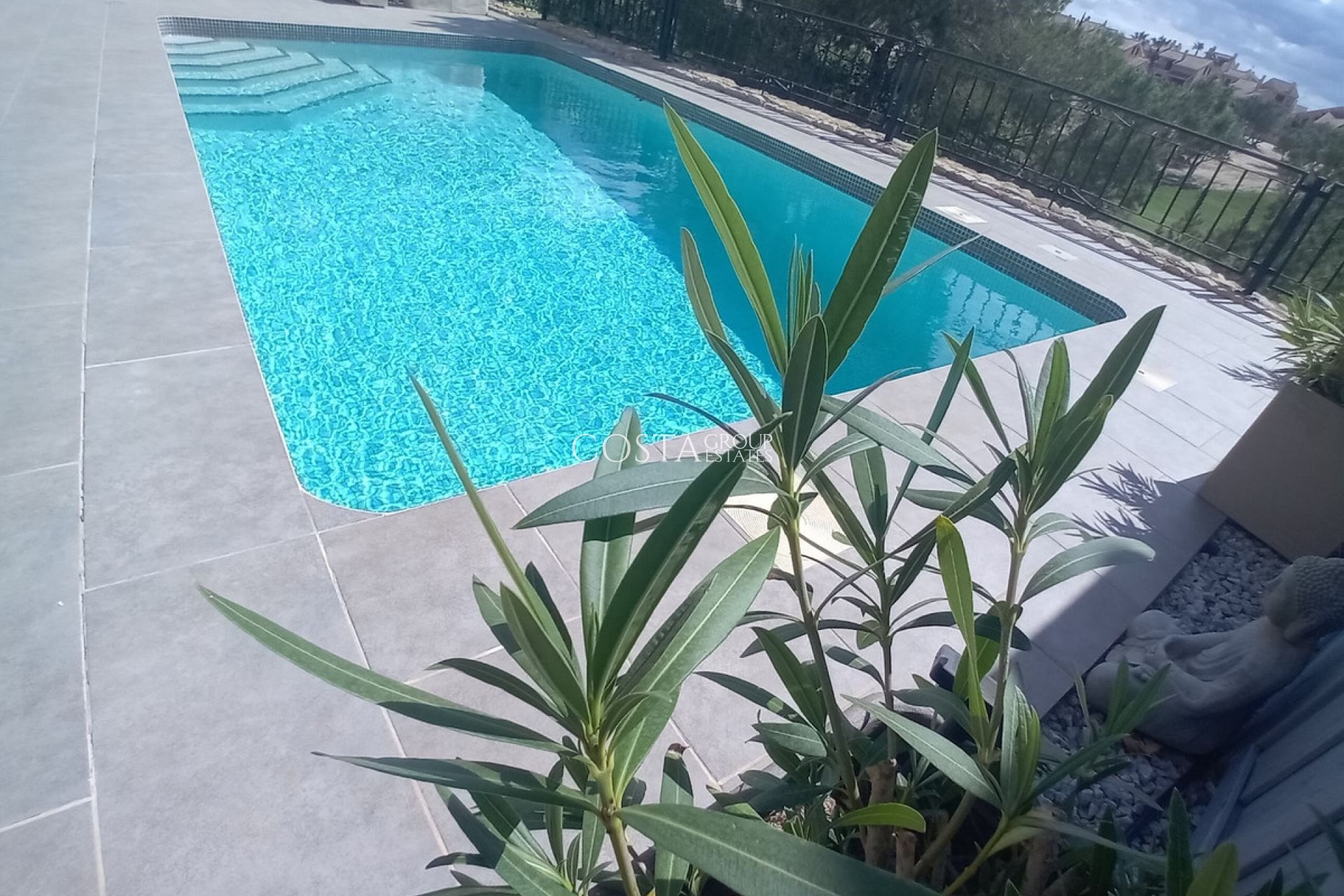 Resale - Villa -
Algorfa - La Finca Golf