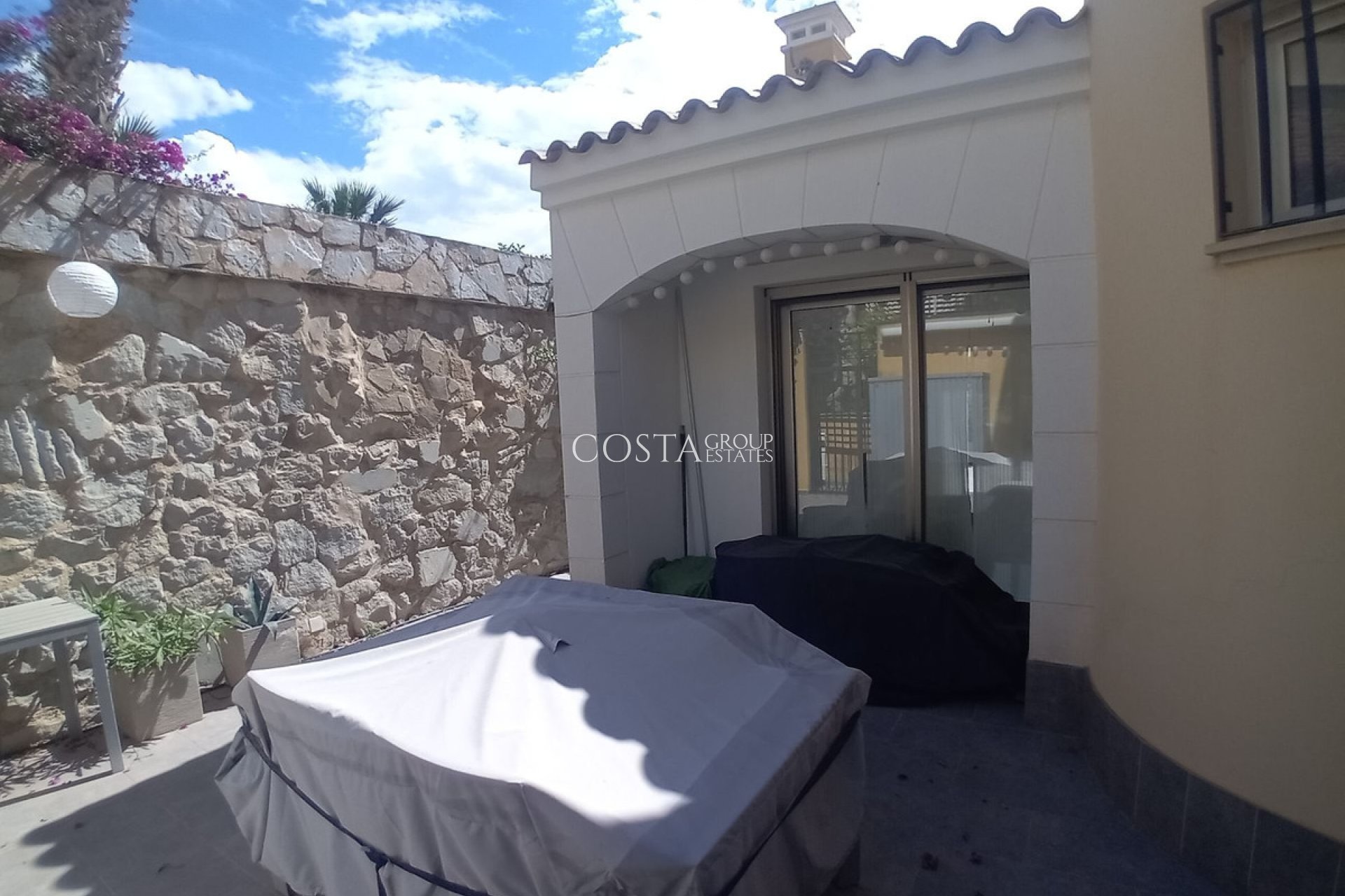 Resale - Villa -
Algorfa - La Finca Golf