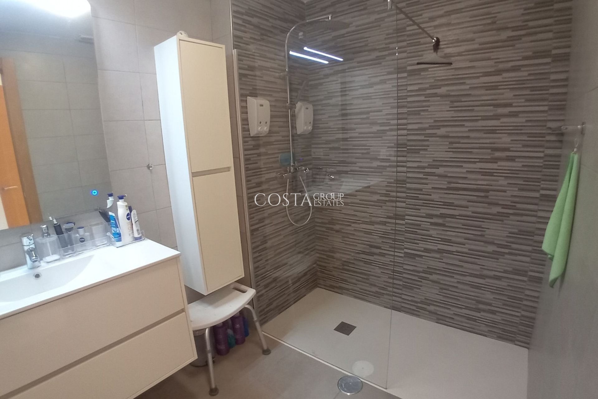 Resale - Villa -
Algorfa - La Finca Golf