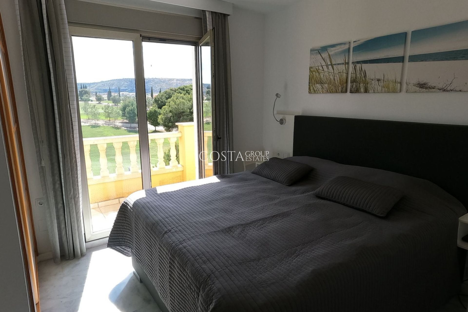 Resale - Villa -
Algorfa - La Finca Golf