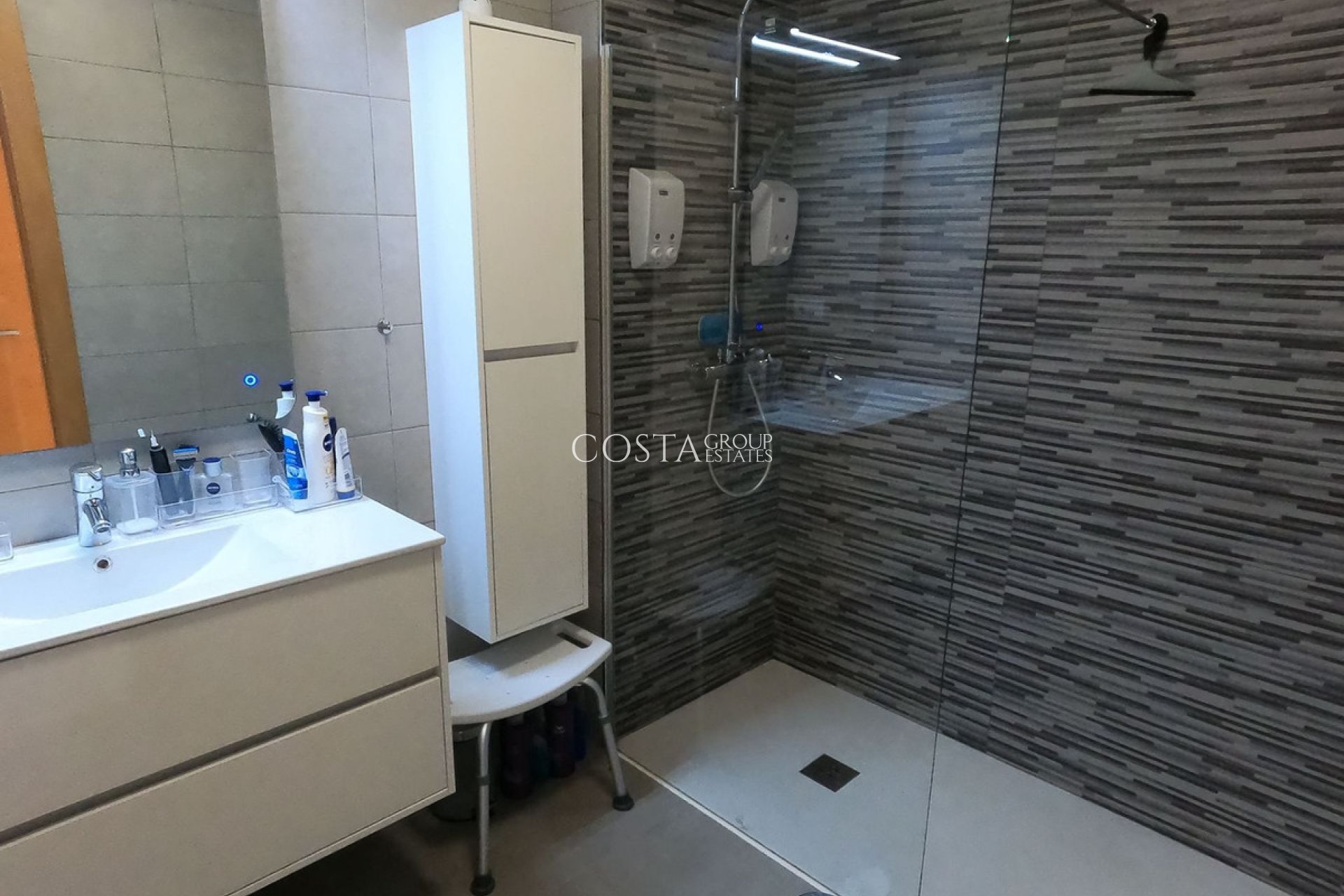 Resale - Villa -
Algorfa - La Finca Golf