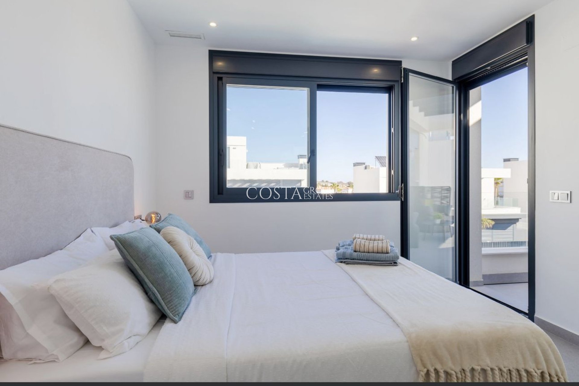 Resale - Villa -
Algorfa - La Finca Golf