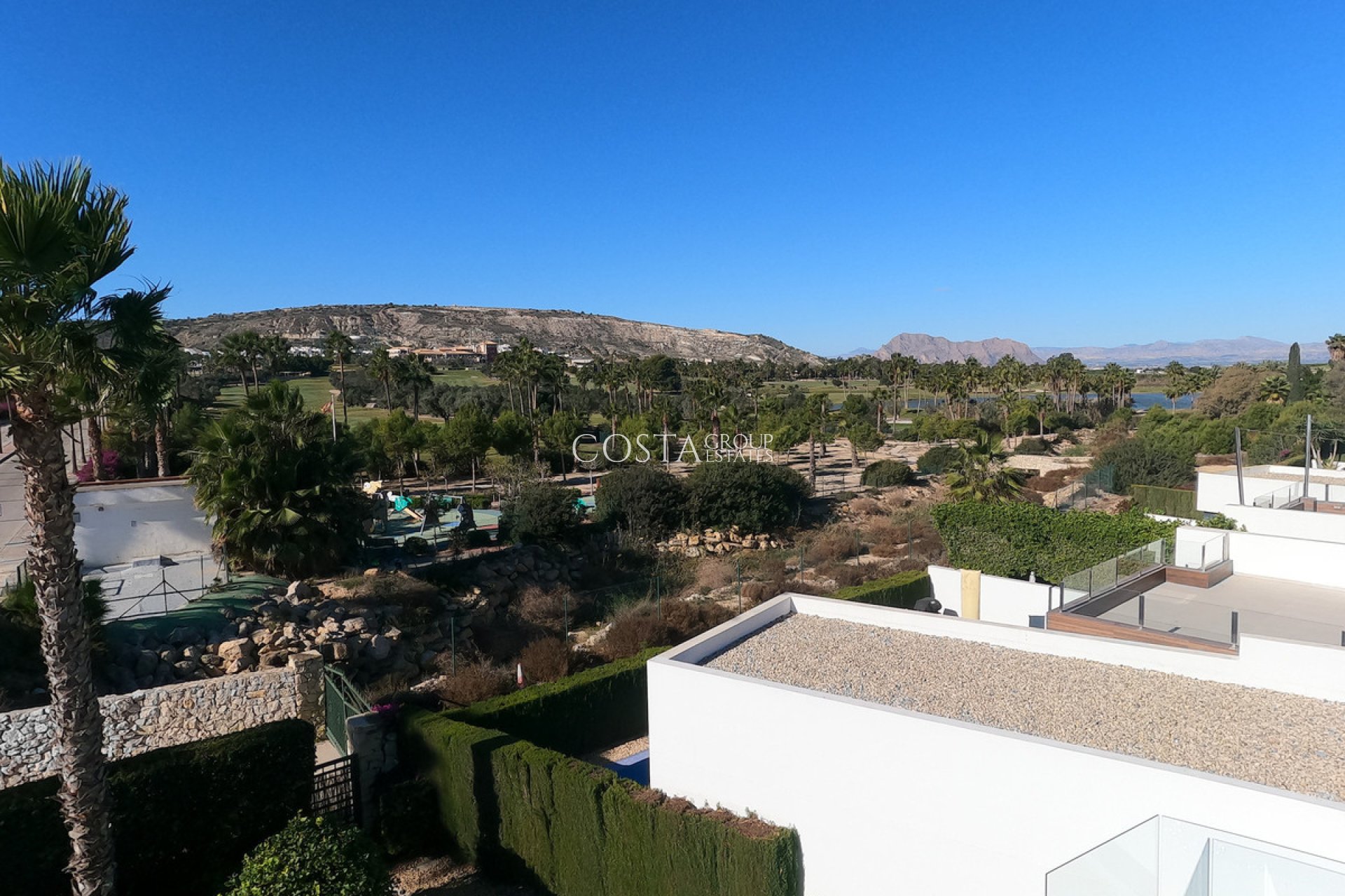 Resale - Villa -
Algorfa - La Finca Golf