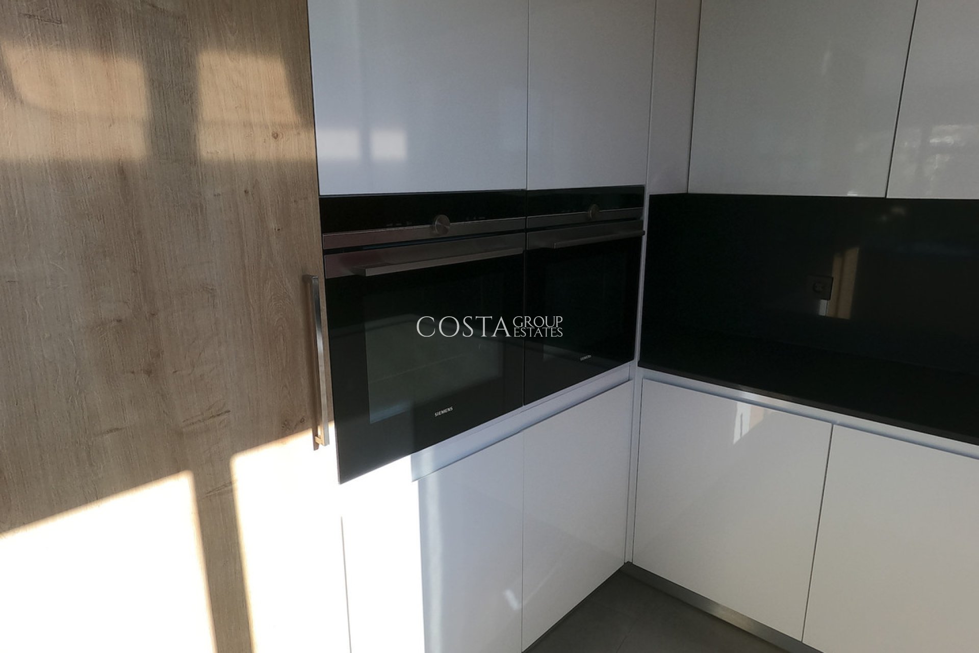 Resale - Villa -
Algorfa - La Finca Golf