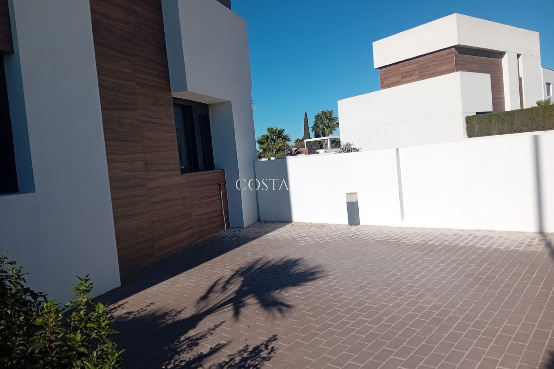 Resale - Villa -
Algorfa - La Finca Golf