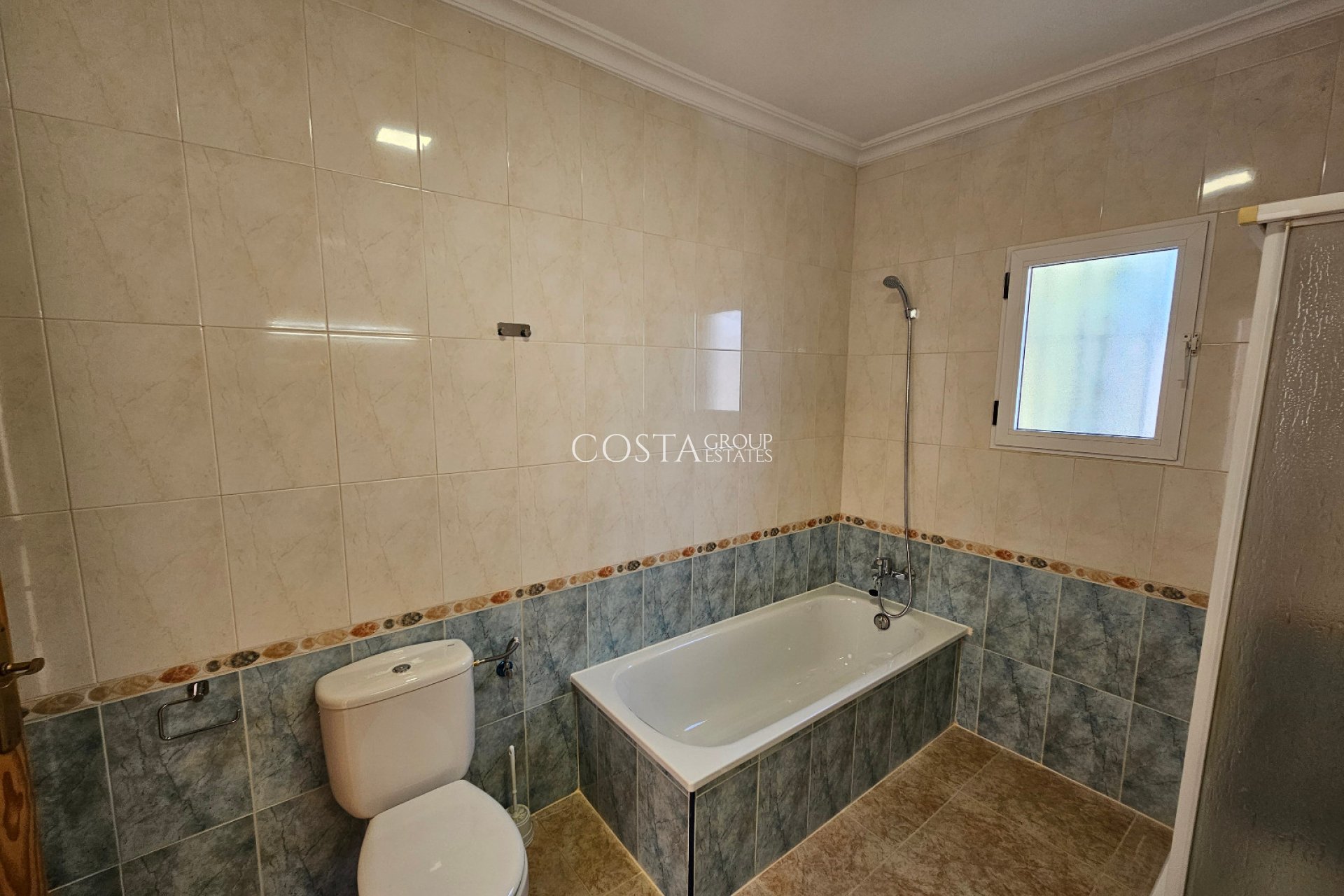 Resale - Villa -
Algorfa - Montemar