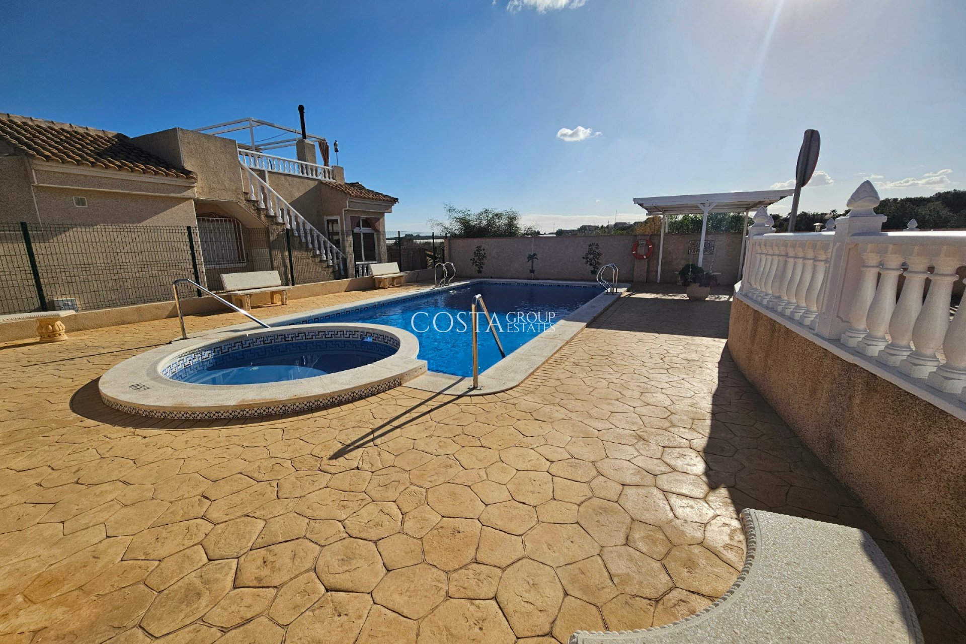 Resale - Villa -
Algorfa - Montemar