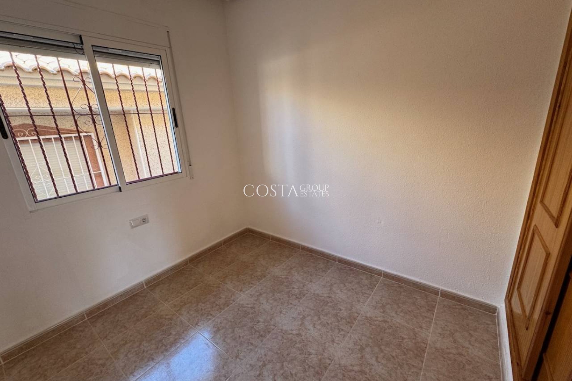 Resale - Villa -
Algorfa - Montemar