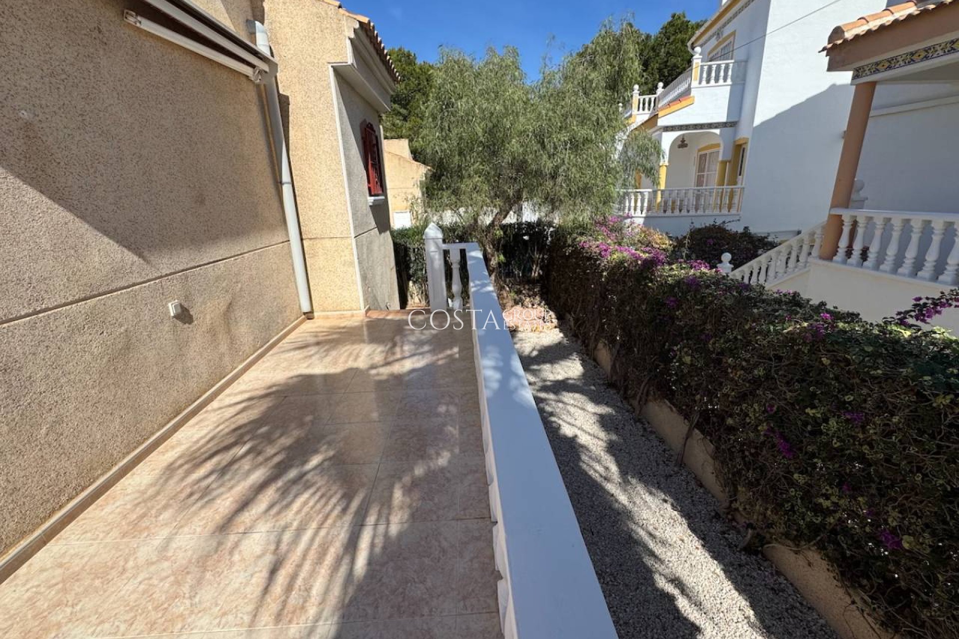 Resale - Villa -
Algorfa - Montemar