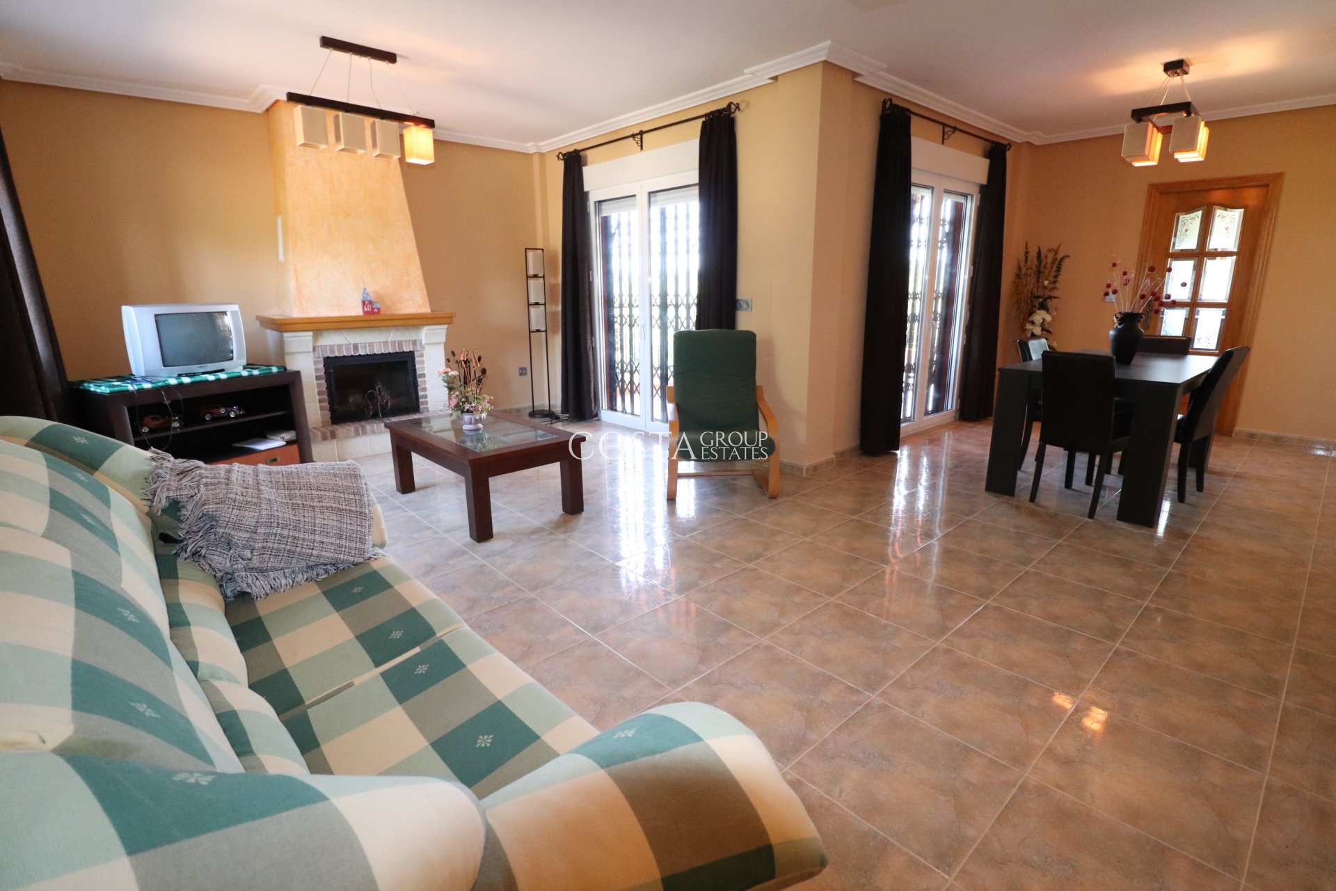 Resale - Villa -
Algorfa