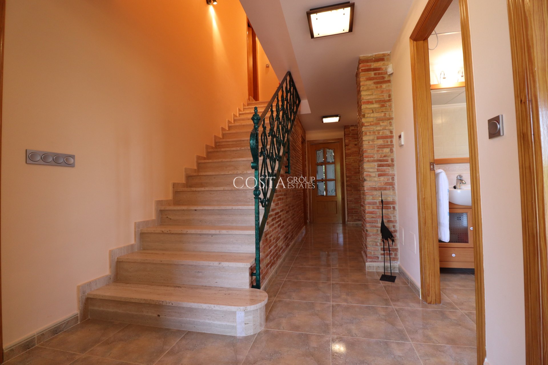 Resale - Villa -
Algorfa