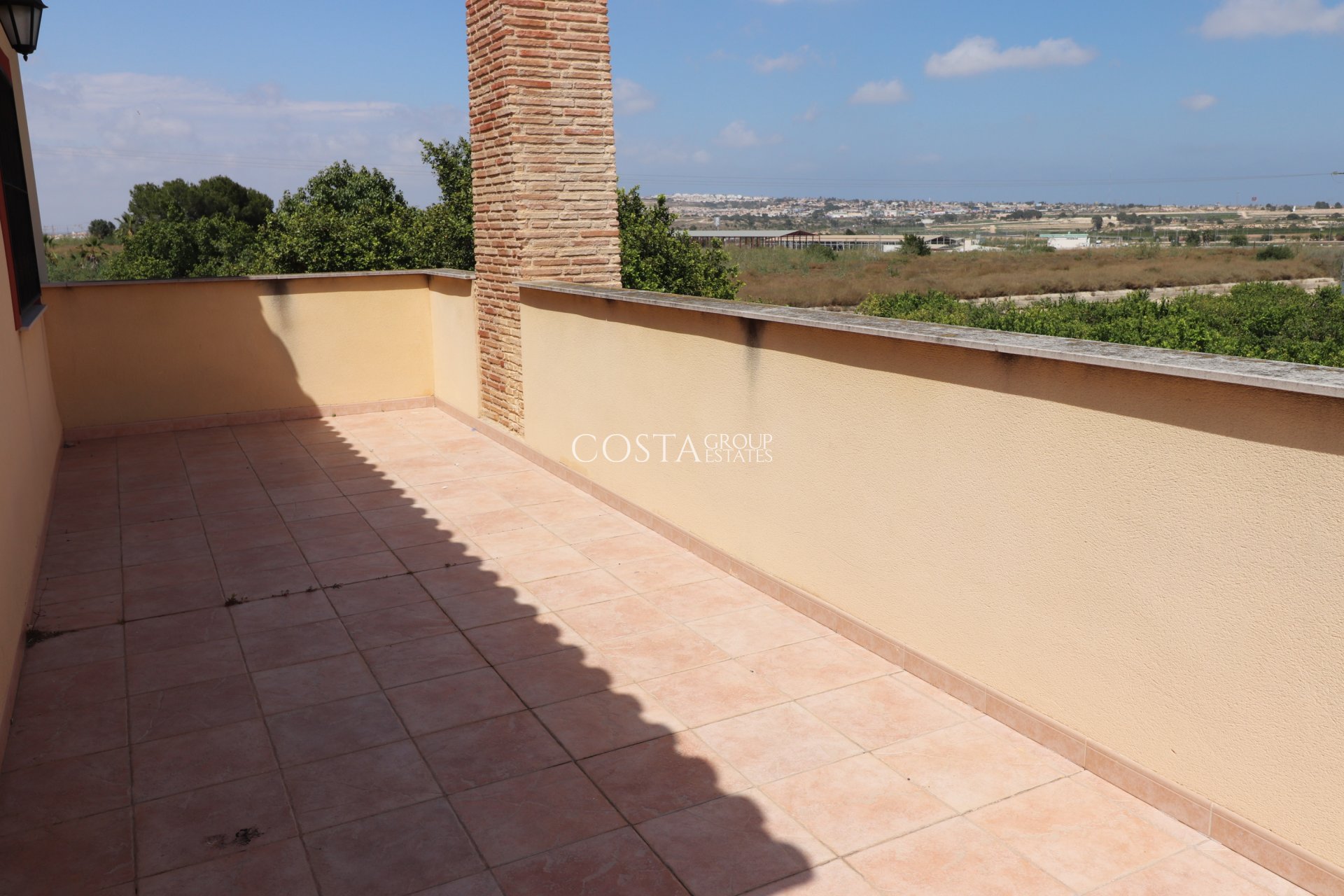 Resale - Villa -
Algorfa