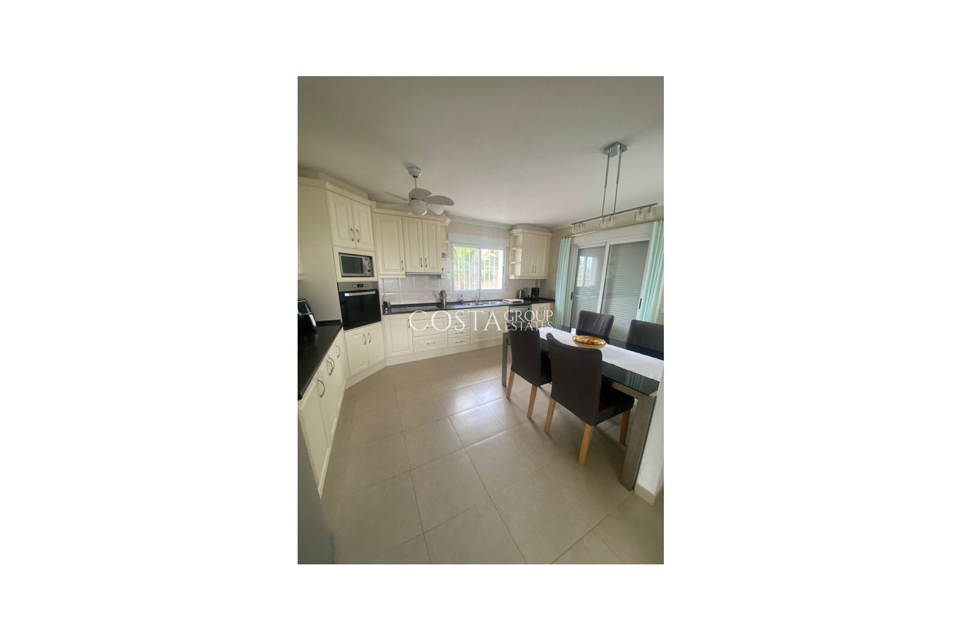 Resale - Villa -
Algorfa