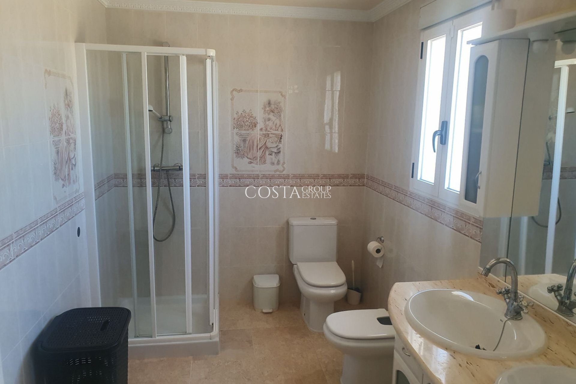 Resale - Villa -
Algorfa