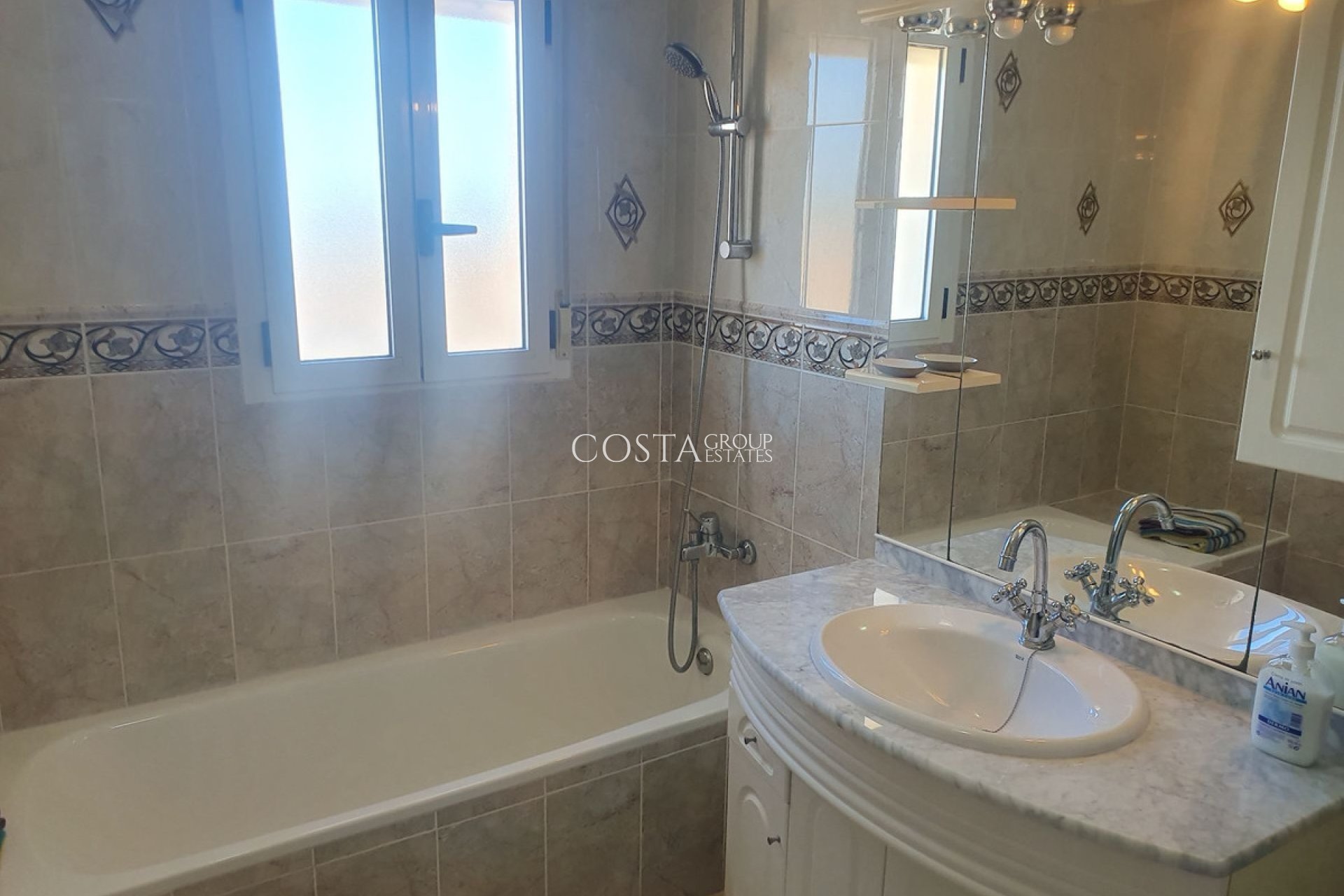 Resale - Villa -
Algorfa