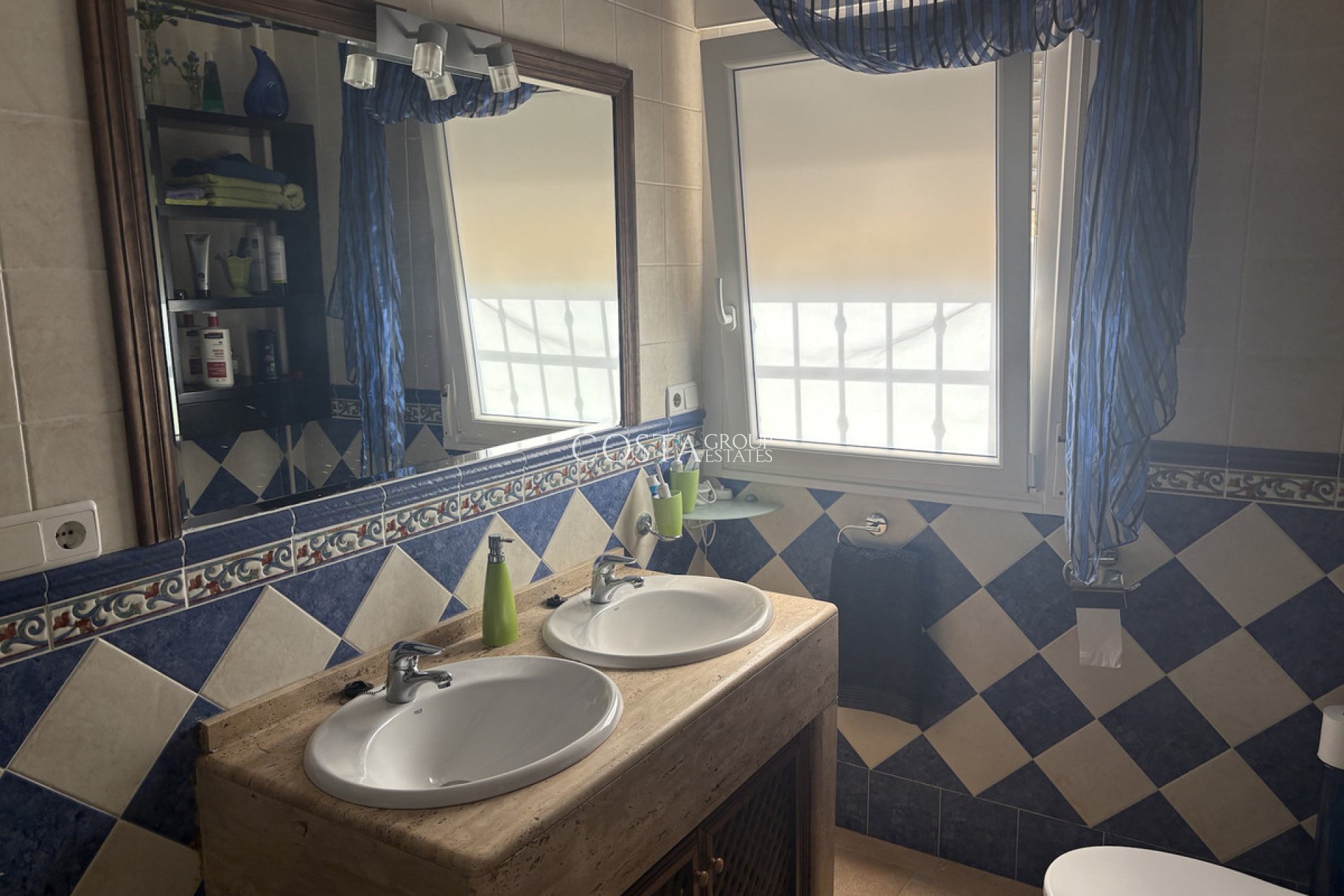 Resale - Villa -
Algorfa