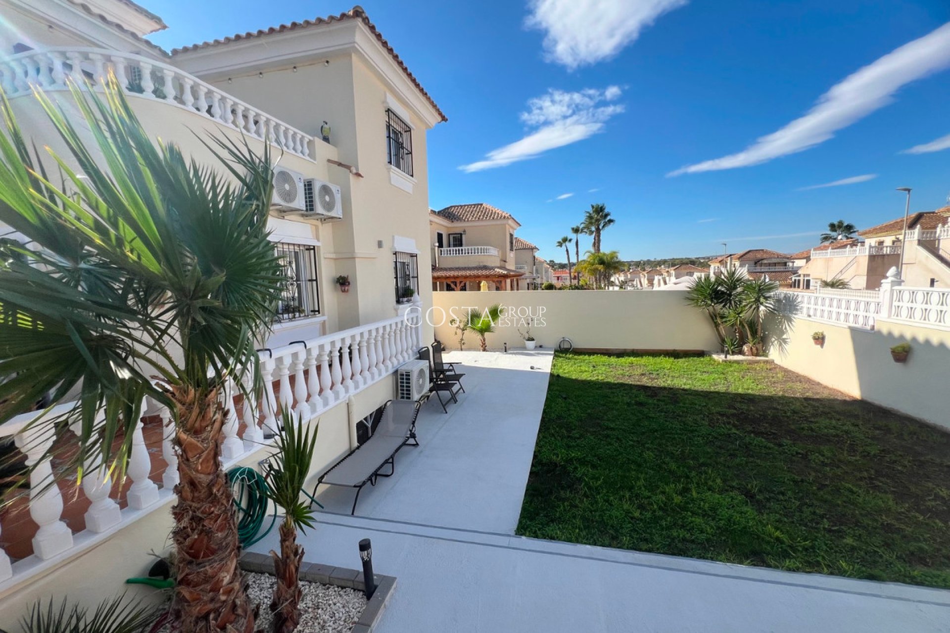 Resale - Villa -
Algorfa
