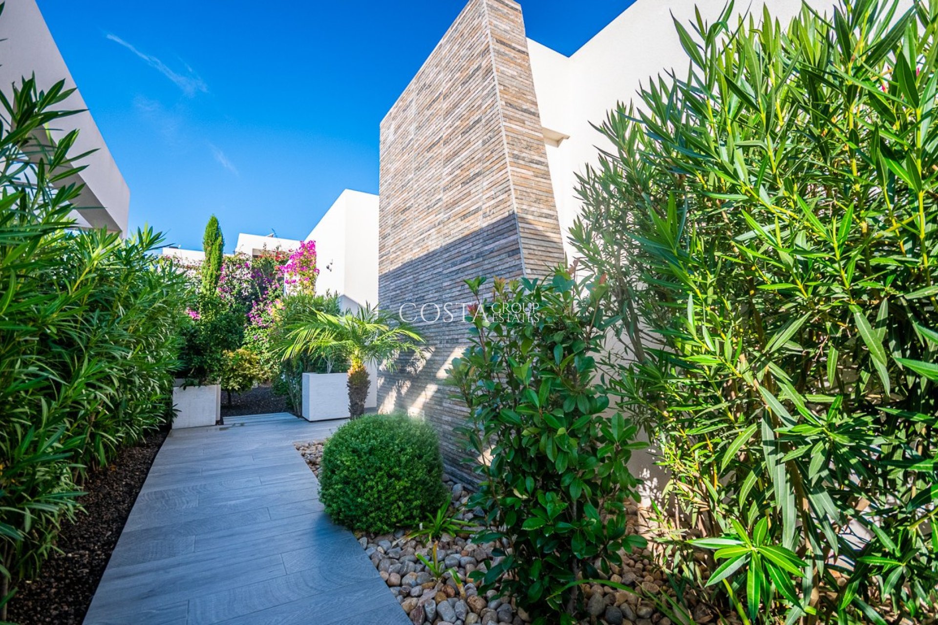 Resale - Villa -
Algorfa