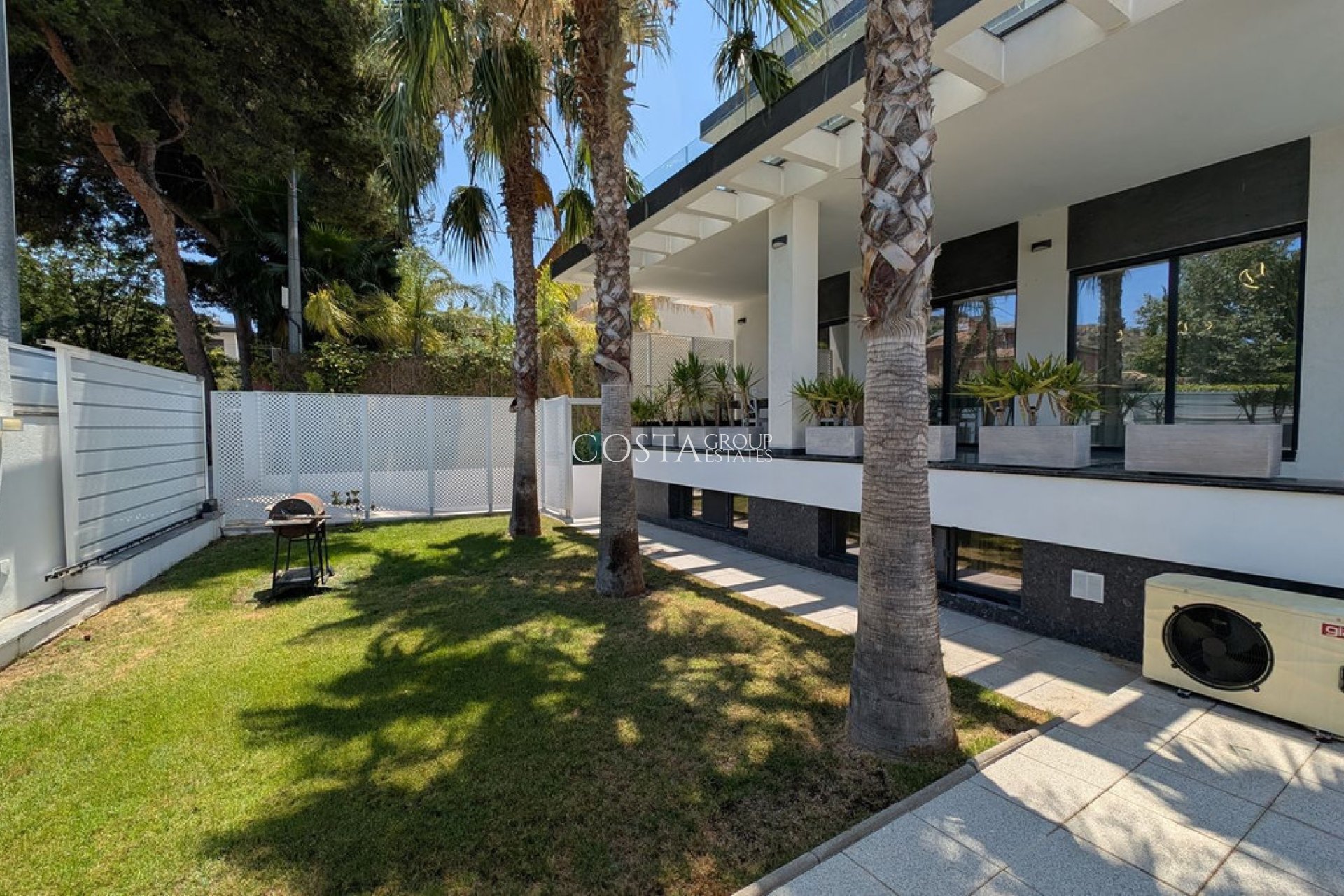 Resale - Villa -
Alicante - Alicante Centro