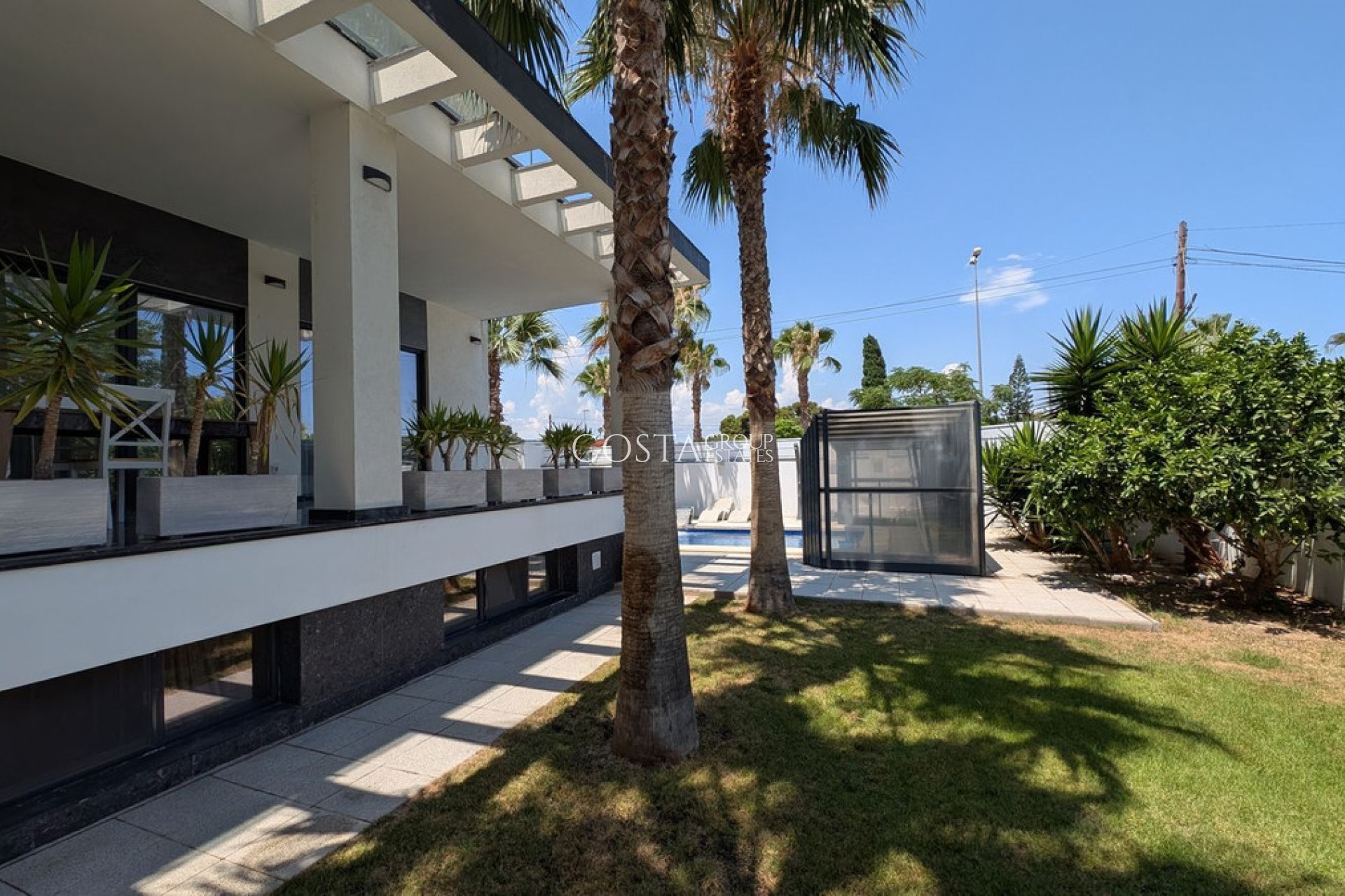 Resale - Villa -
Alicante - Alicante Centro