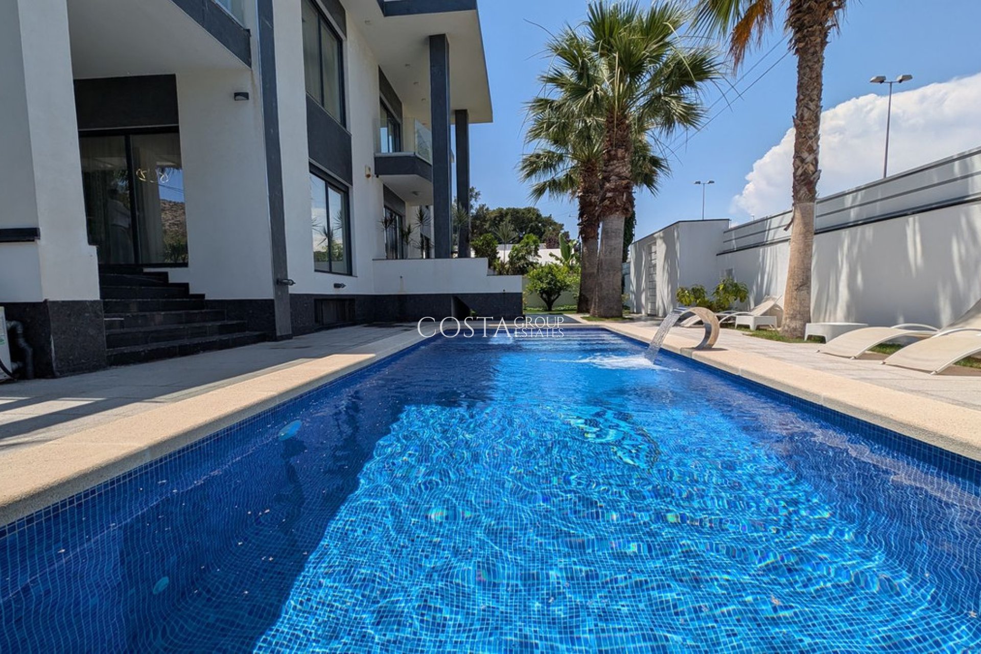 Resale - Villa -
Alicante - Alicante Centro