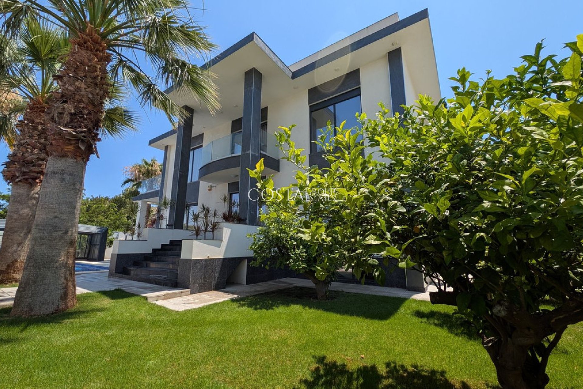 Resale - Villa -
Alicante - Alicante Centro