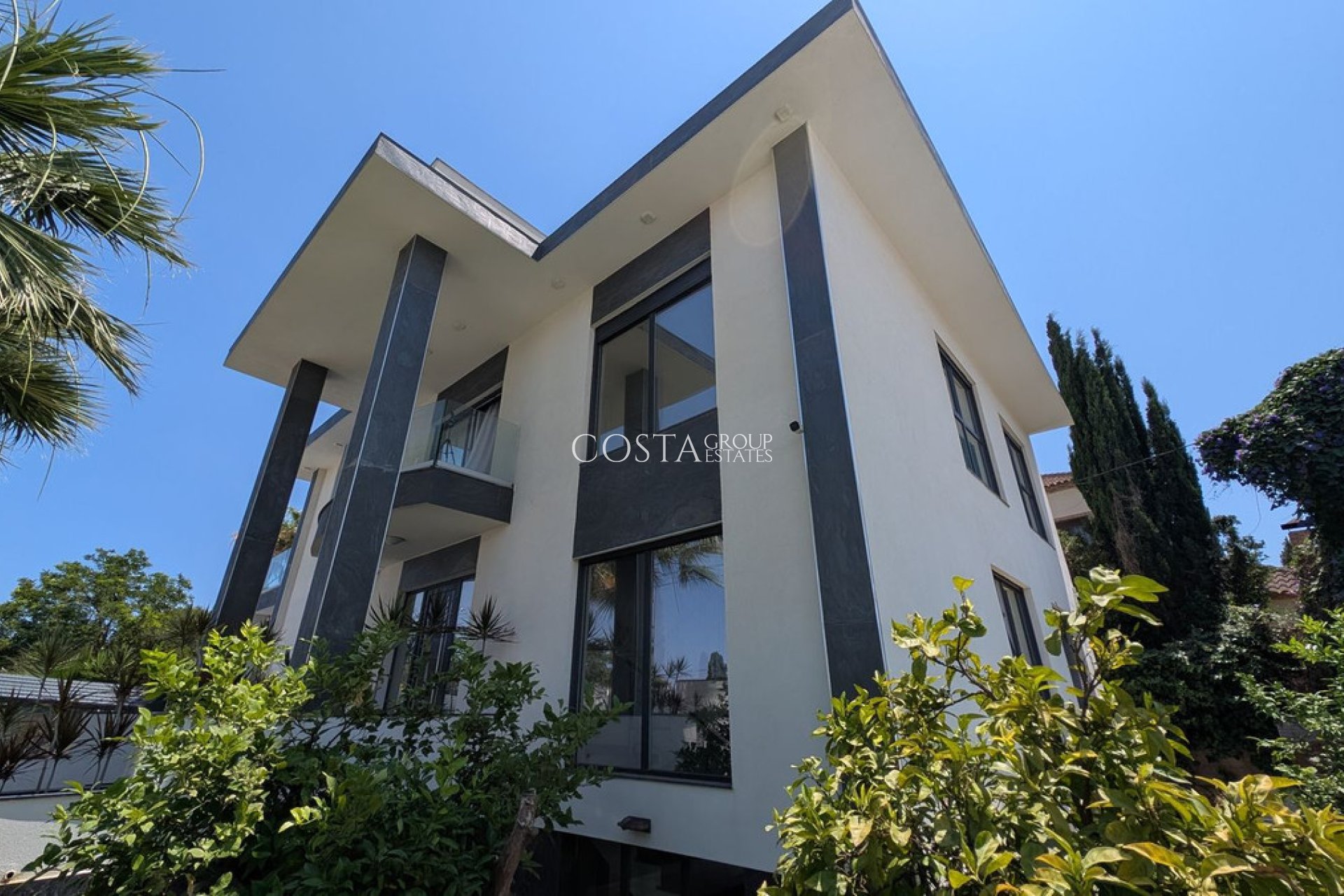 Resale - Villa -
Alicante - Alicante Centro